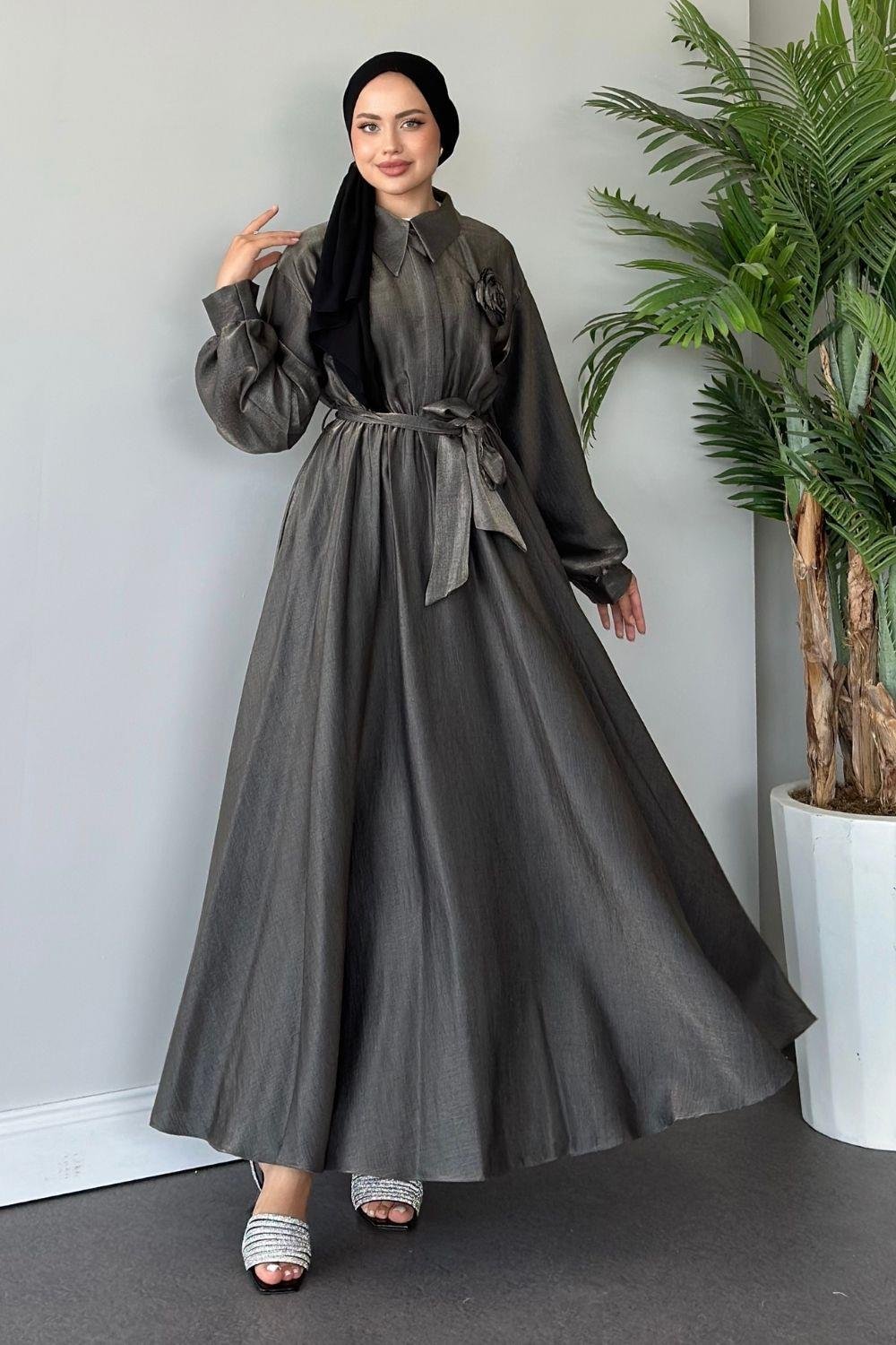 Yaka Güllü Saten Elbise Füme 5698 