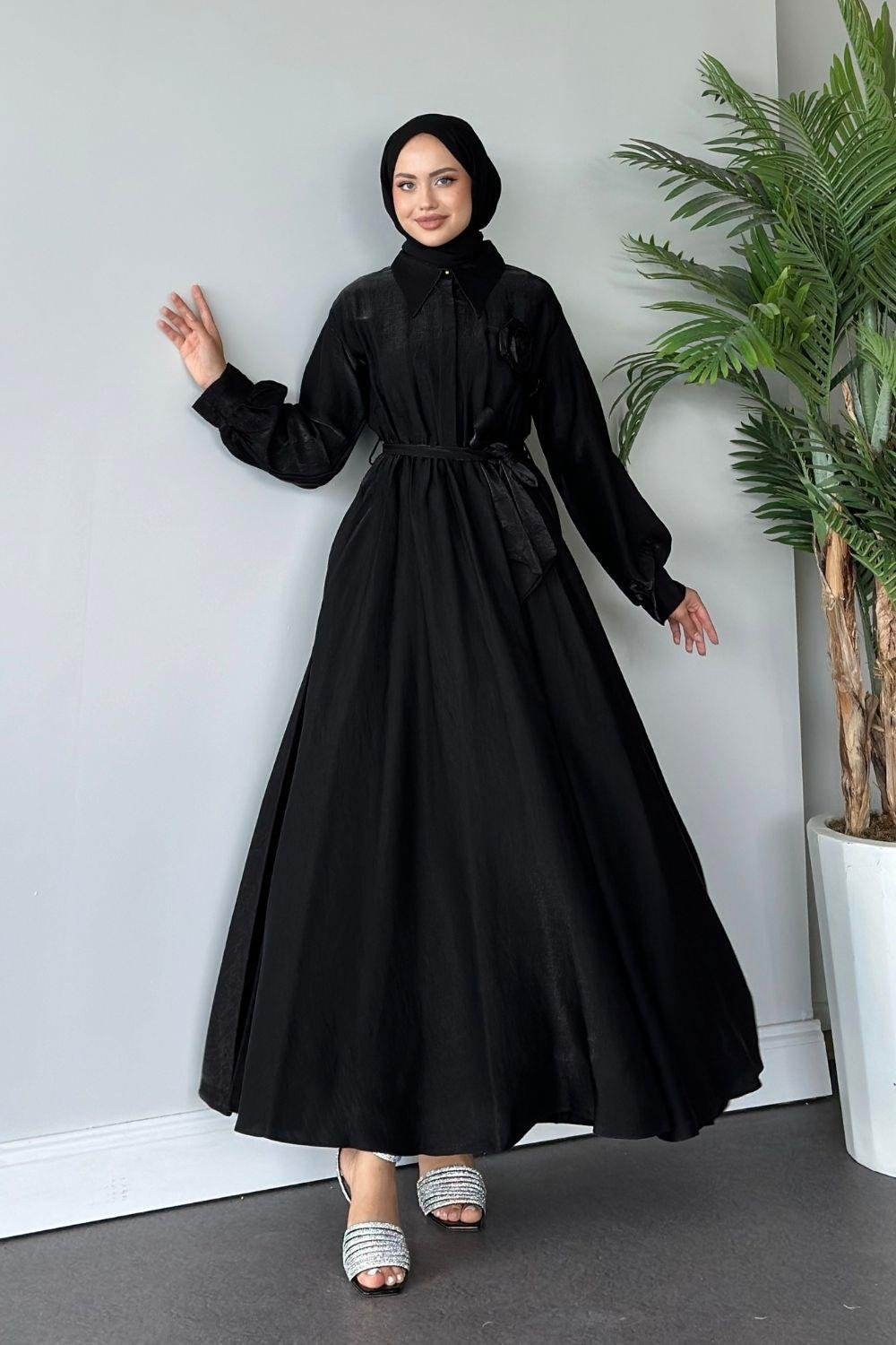 Yaka Güllü Saten Elbise Siyah 5698 