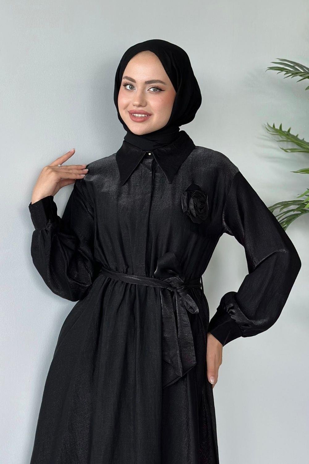 Yaka Güllü Saten Elbise Siyah 5698 