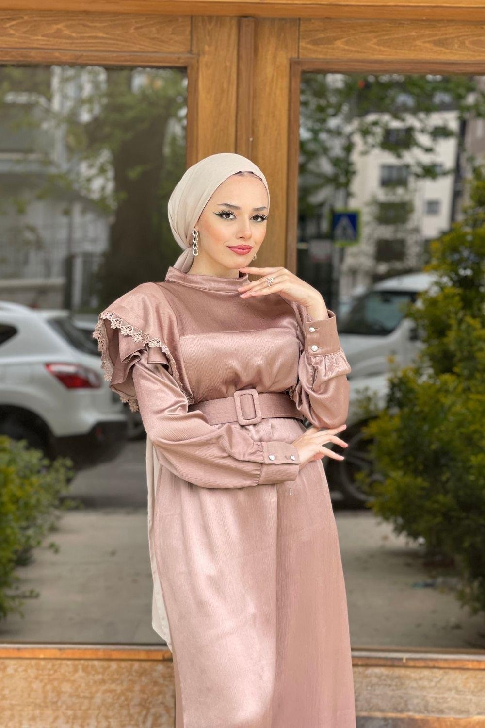 KollarıDantellı Kemerli Elbise Gold 6200 