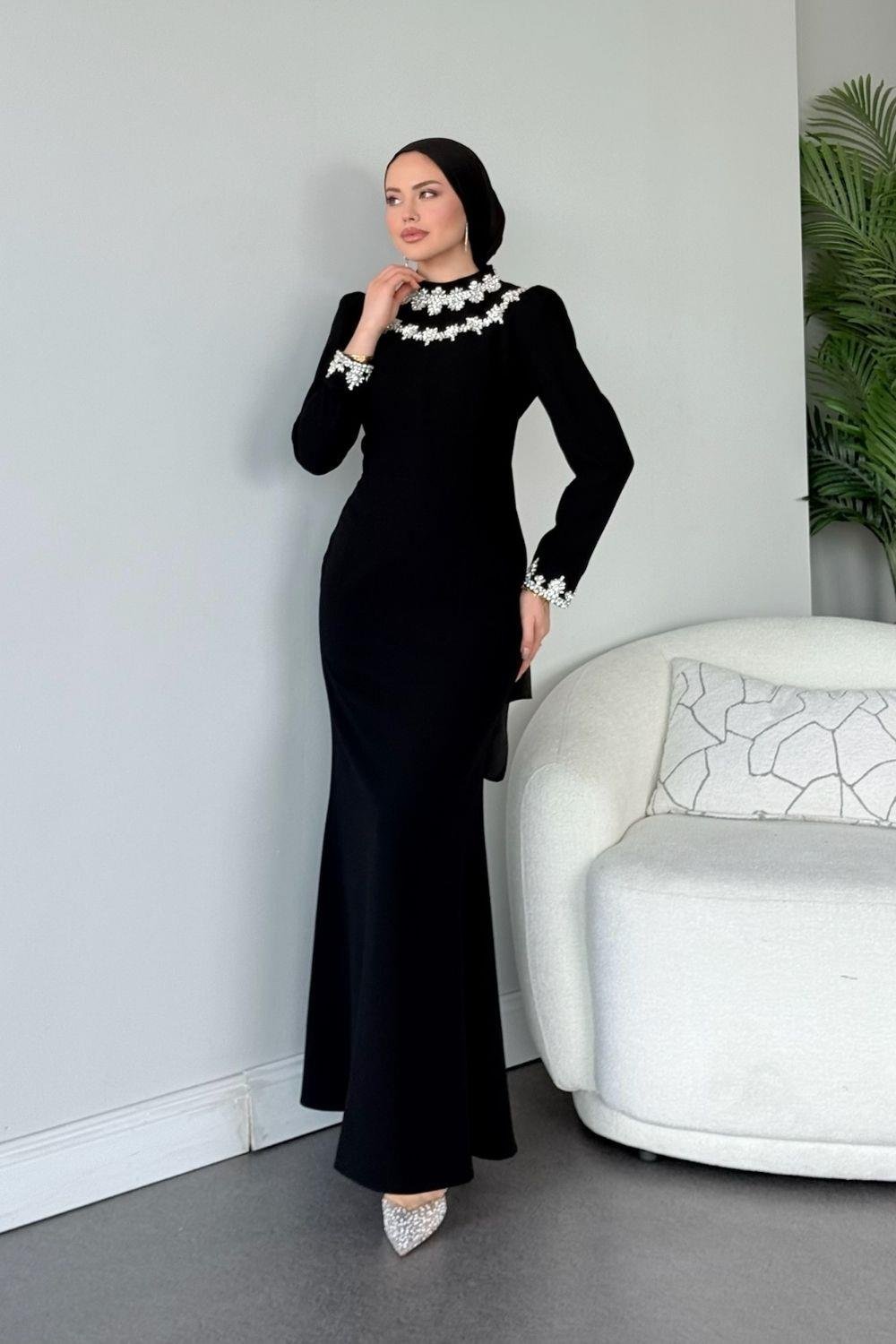 Bloom Kolu Ve Boynu Abiye Siyah 80000 