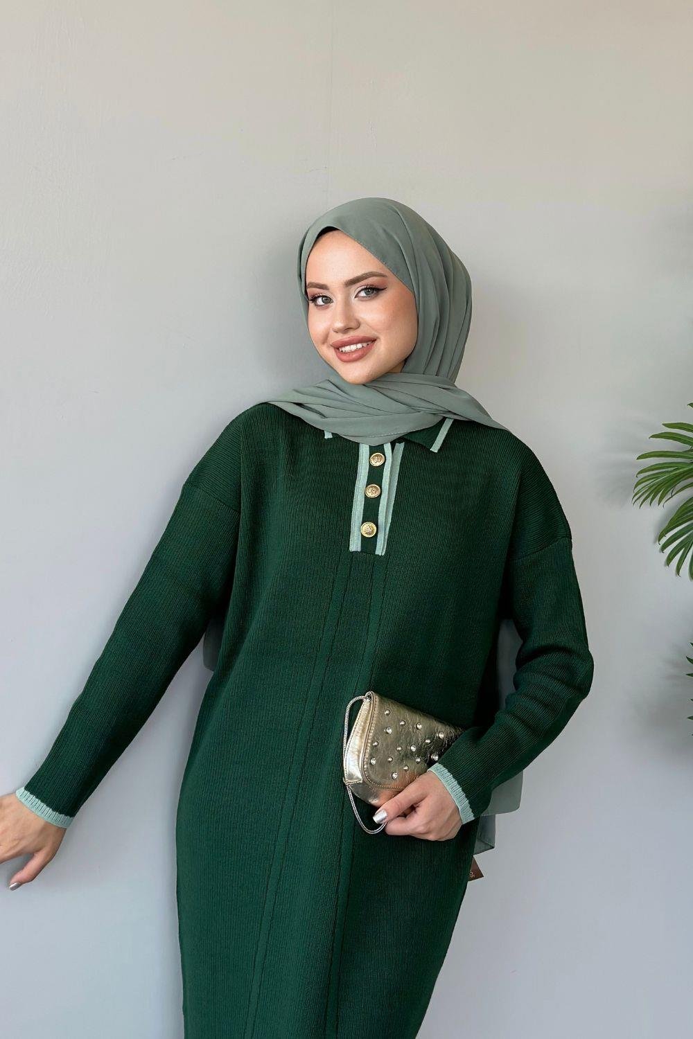 فستان تريكو بأزرار أمامية زمردي 8526 