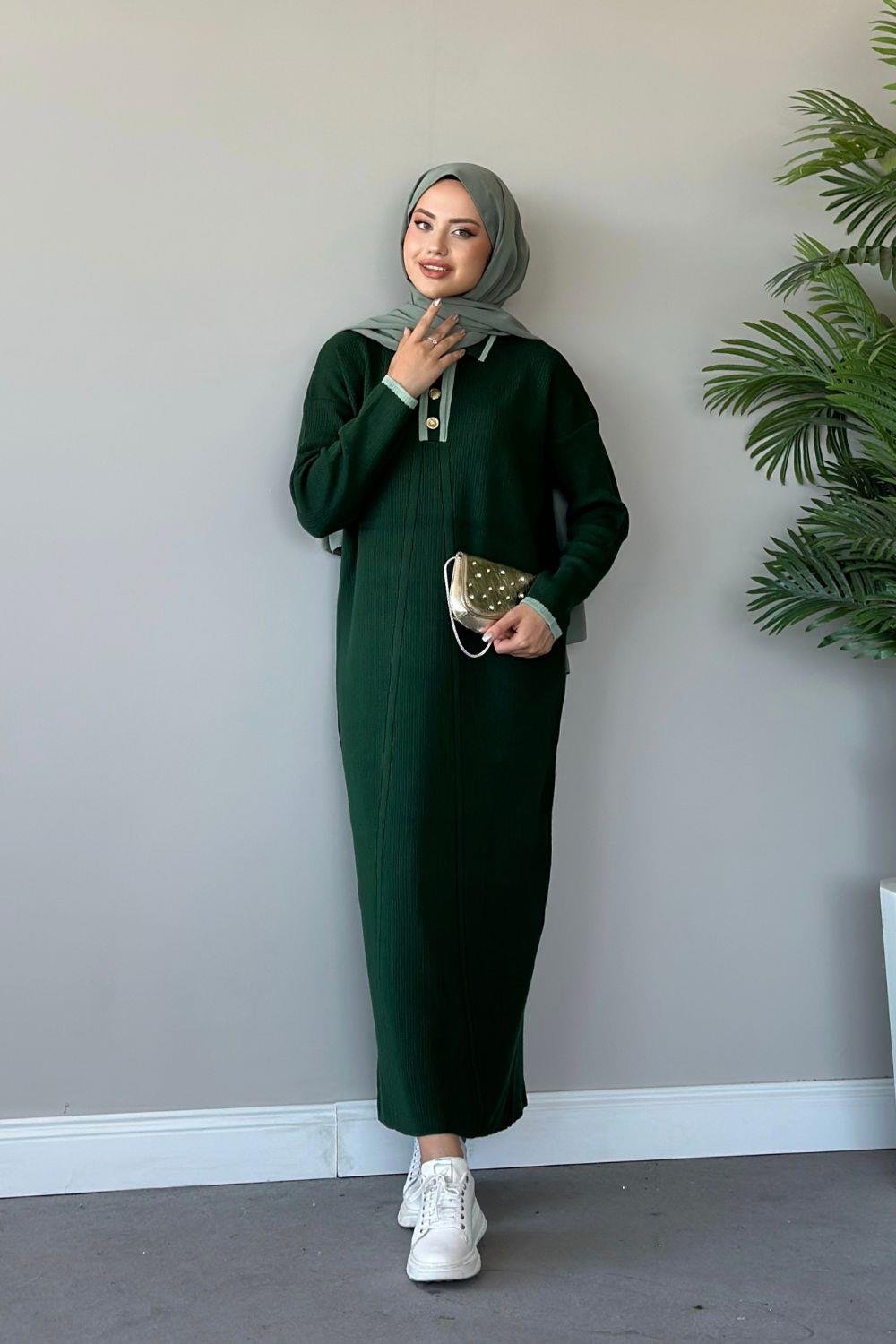 فستان تريكو بأزرار أمامية زمردي 8526 