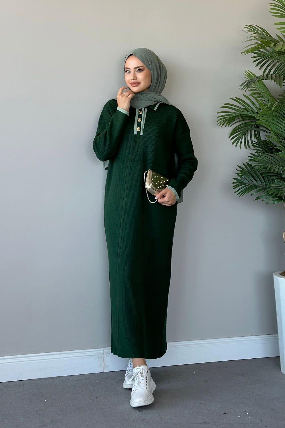 فستان تريكو بأزرار أمامية زمردي 8526 