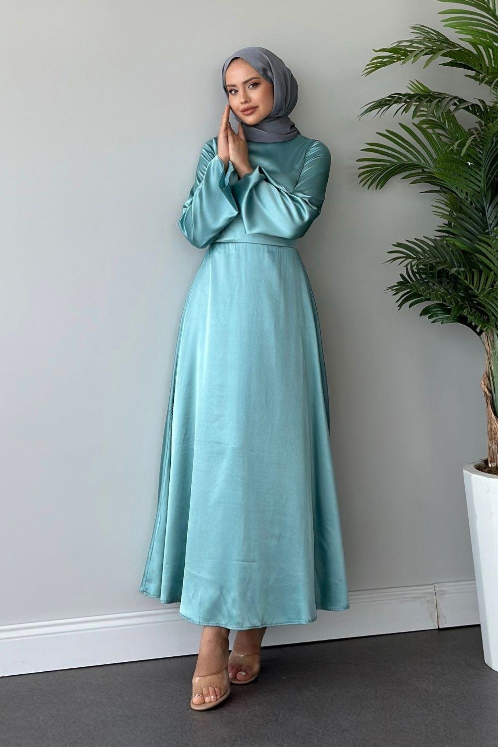 فستان سهرة من الساتان متقاطع من الخلف باللون النعناعي 8677 