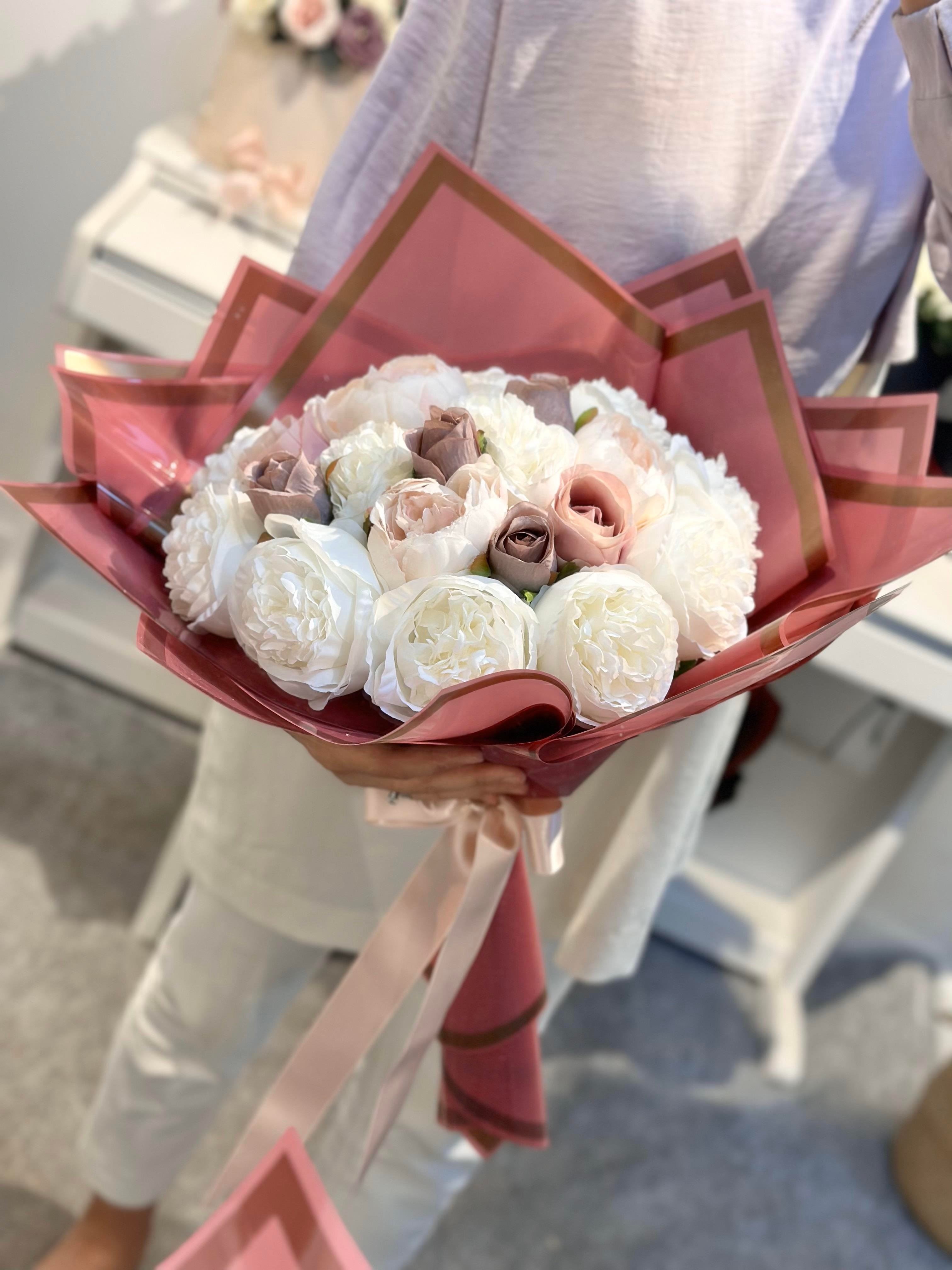 Beyaz Pembe Soft Şakayık Kız İsteme Çiçeği Solmayan İsteme Buketi