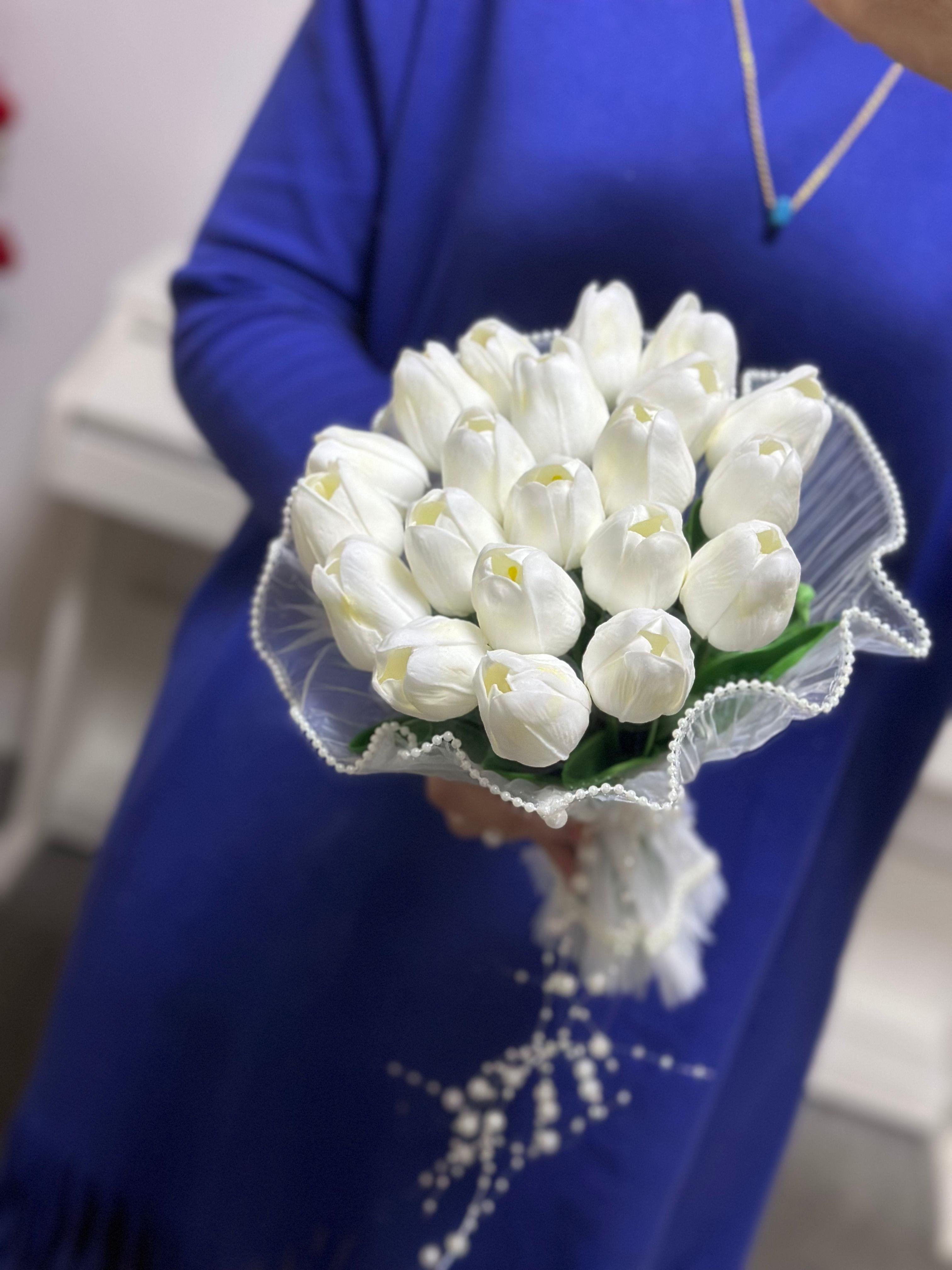 Fırfır Tüllü & Sarkıt İncili 21 Adet Islak Dokulu Lale Gelin Buketi