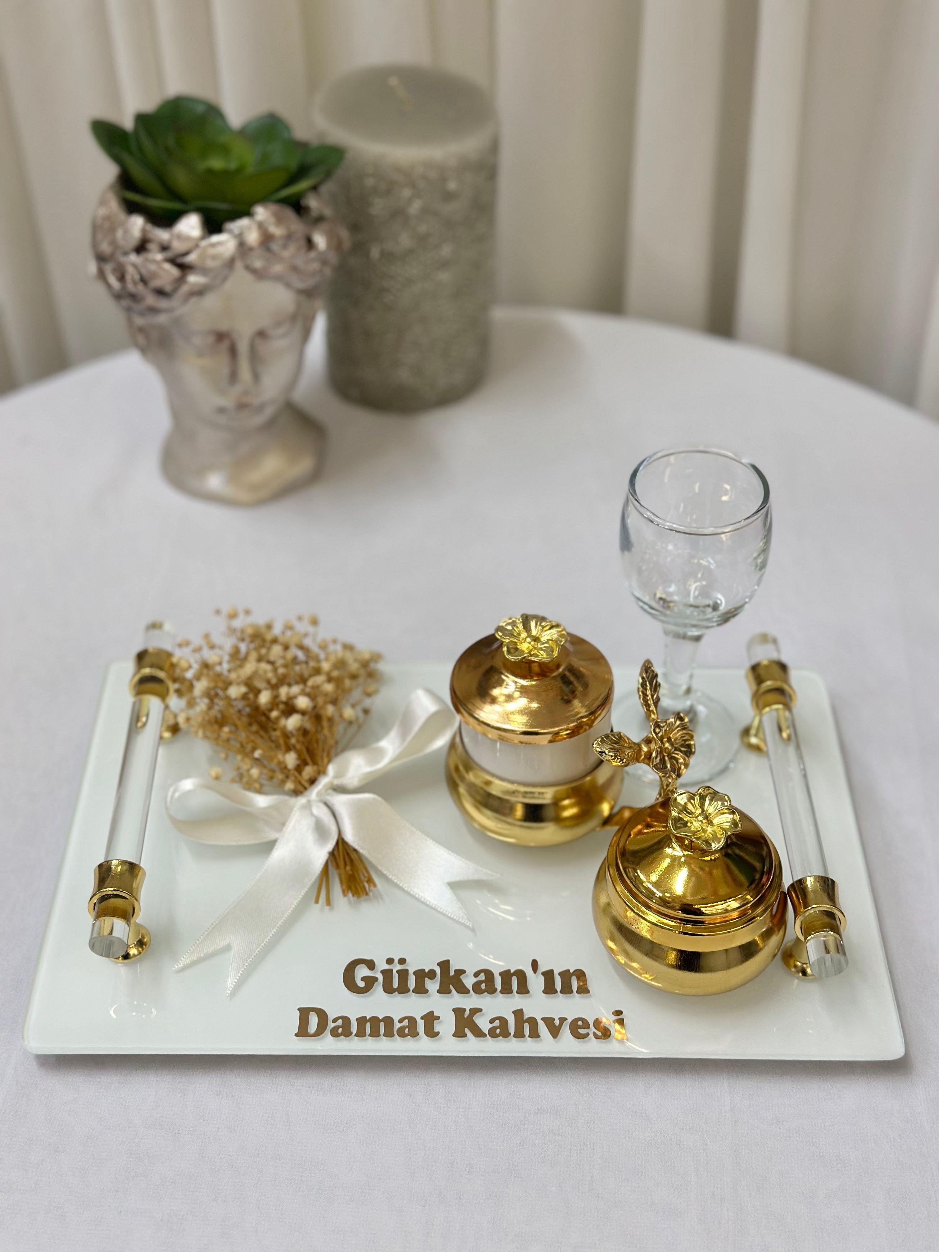 İnci Detaylı İsimli Dikdörtgen Söz Nişan Tepsisi Damat Kahve Fincan Seti