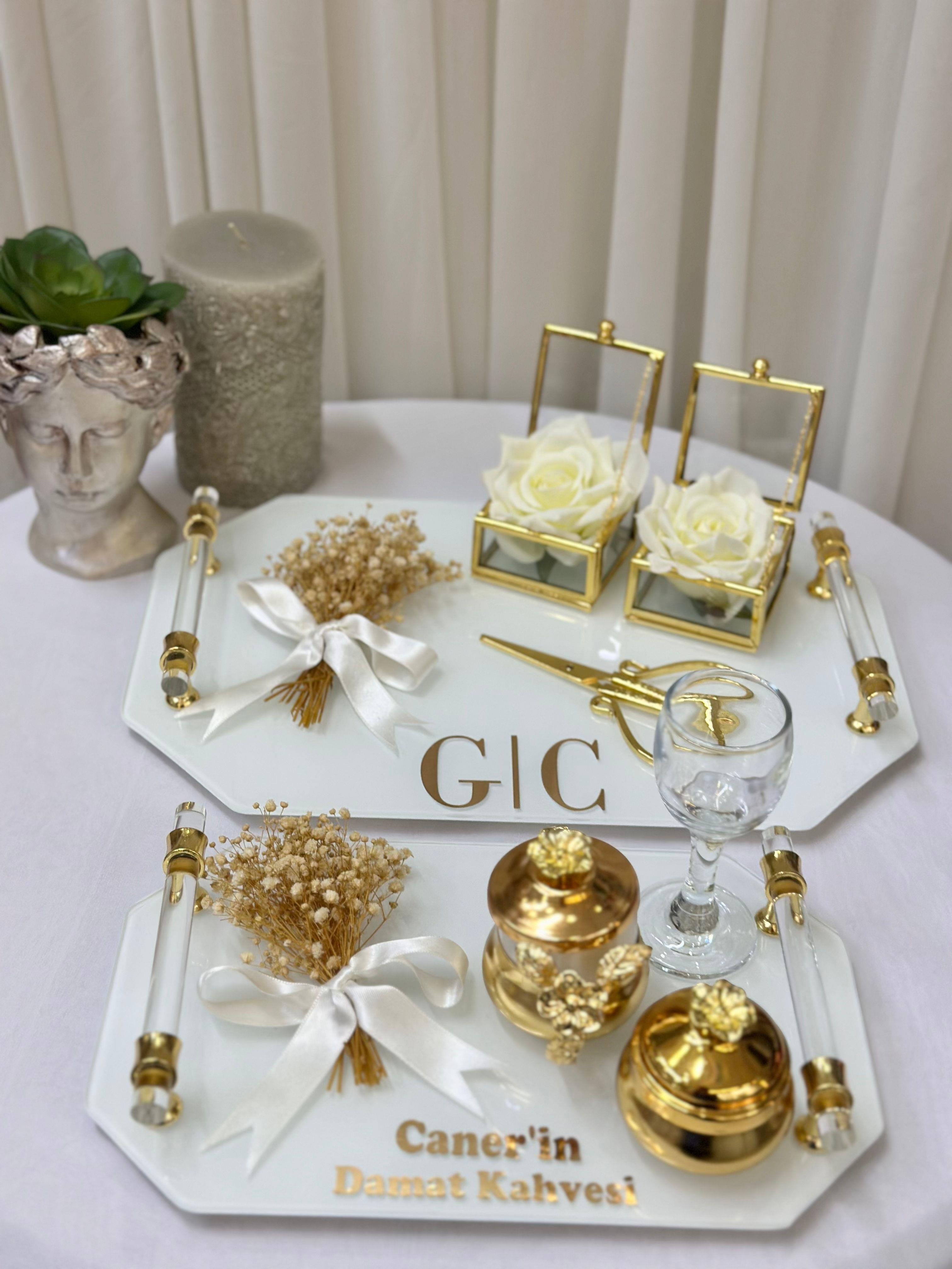İsimli Gold Söz Nişan Tepsi Seti Damat Kahve Fincan Takımı