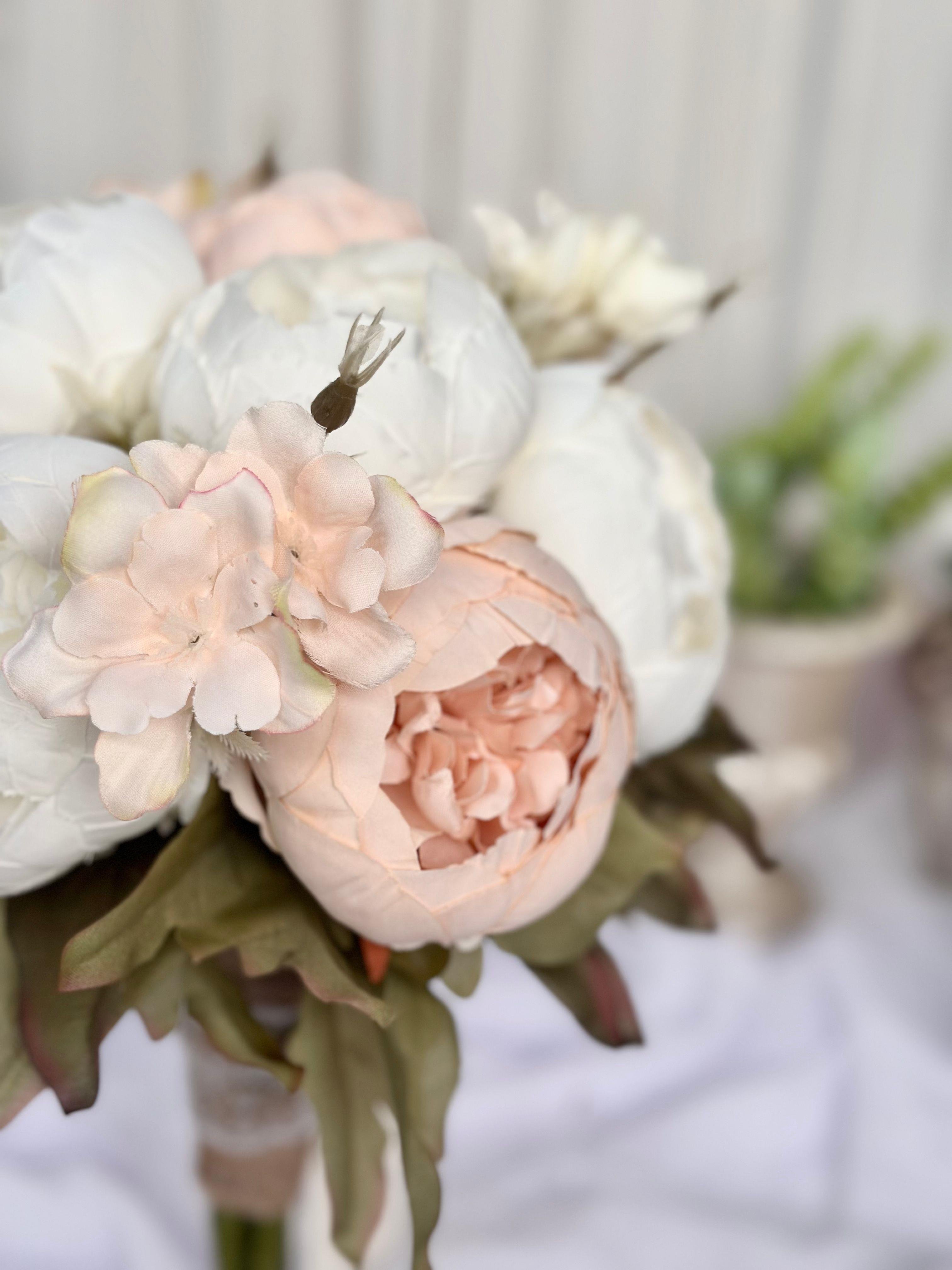 Premium Şakayık Soft Gelin Buketi Damat Yaka Çiçeği
