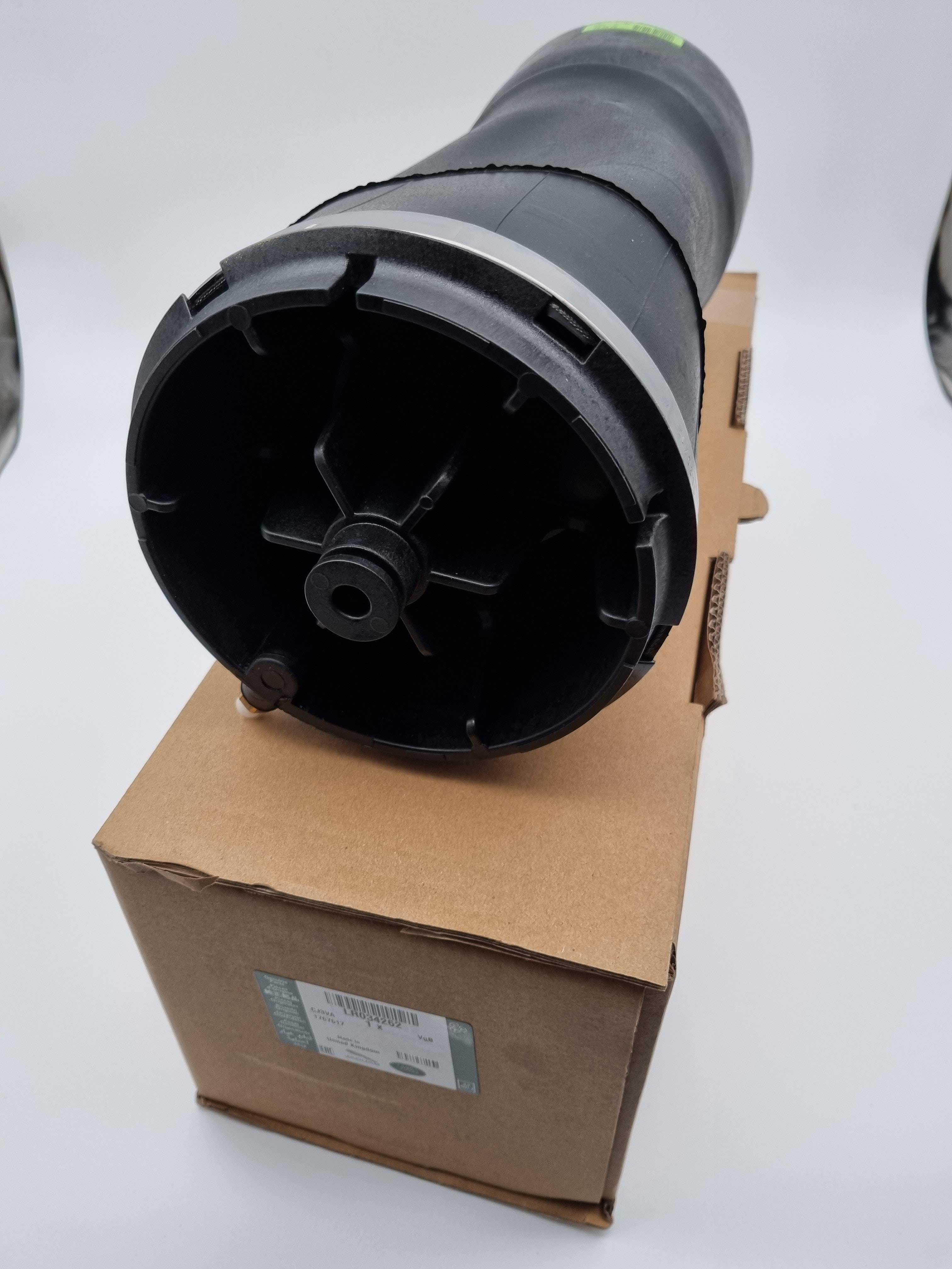 ARKA KÖRÜK LR034262