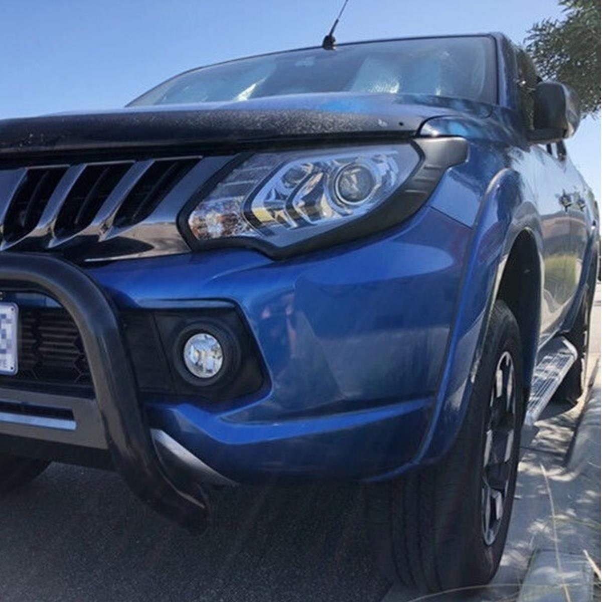 FAR ÇERÇEVE SETİ (SİYAH) MITSUBISHI L200 2015-2018 