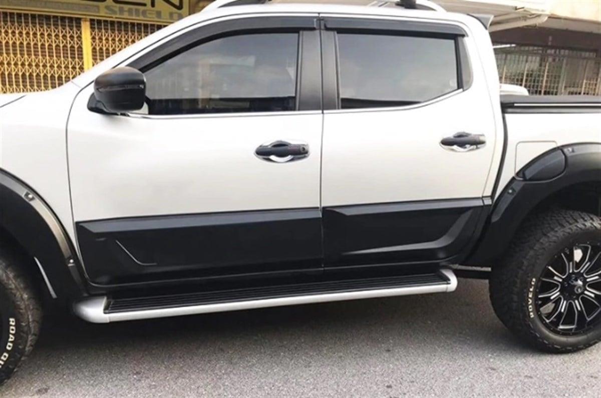 KAPI ÜZERİ KAPLAMA SETİ SİYAH NISSAN NAVARA 2015-2019