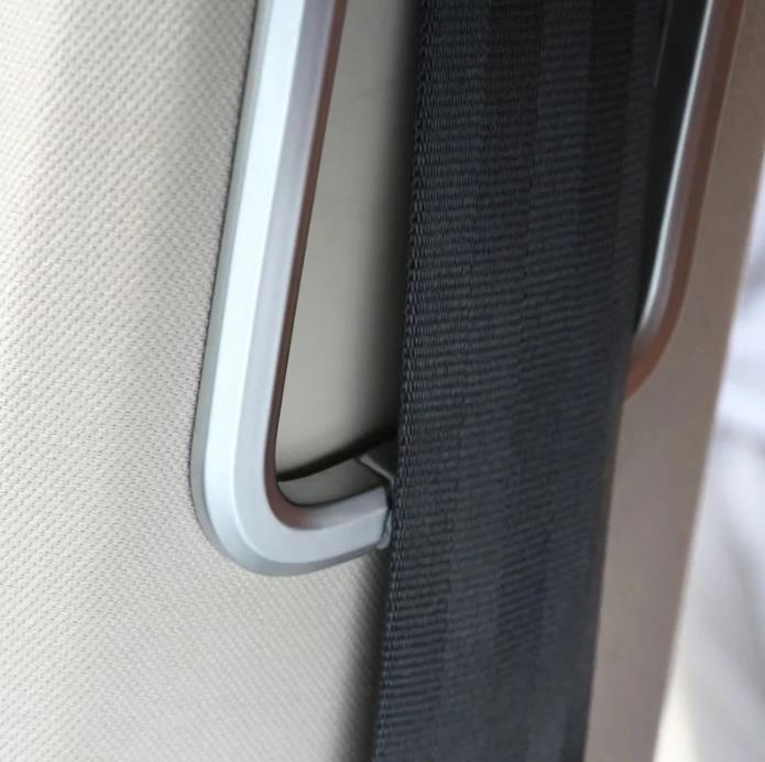 LAND ROVER DISCOVERY 4 EMNİYET KEMERİ ÇIKIŞ KANALI ÇERÇEVESİ GRİ