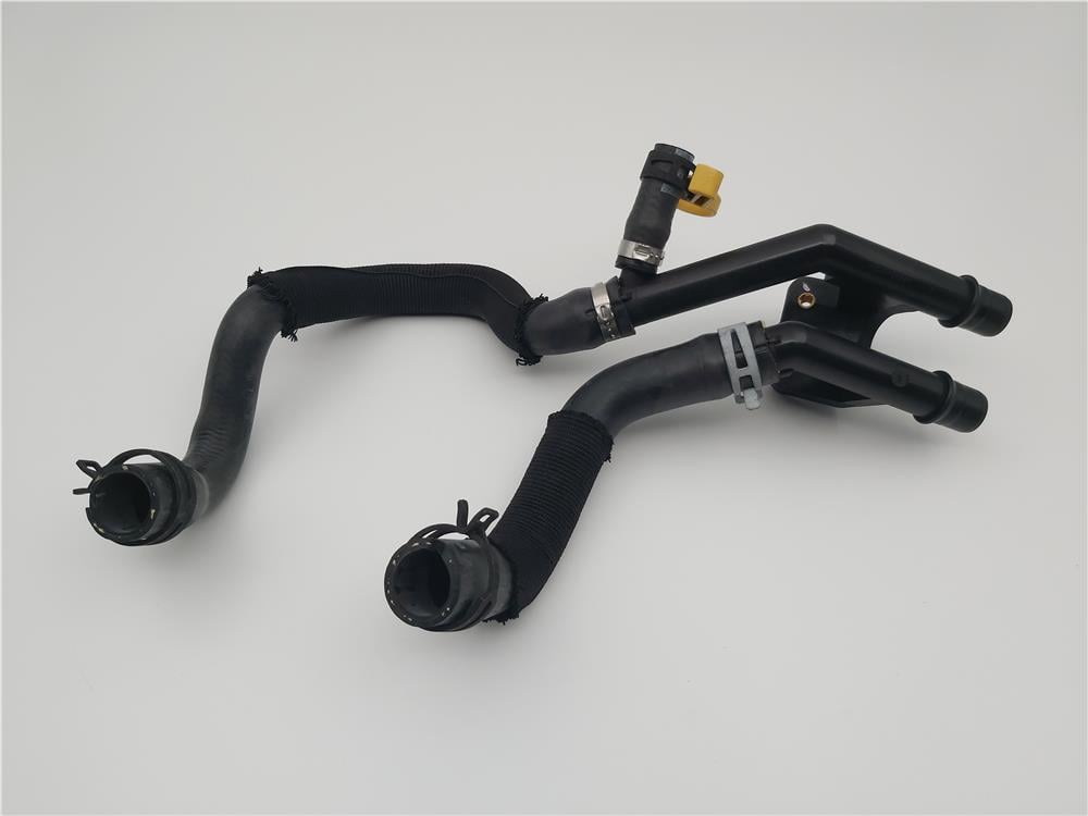 LR022730 KALORİFER HORTUMU 4.4 TDV8