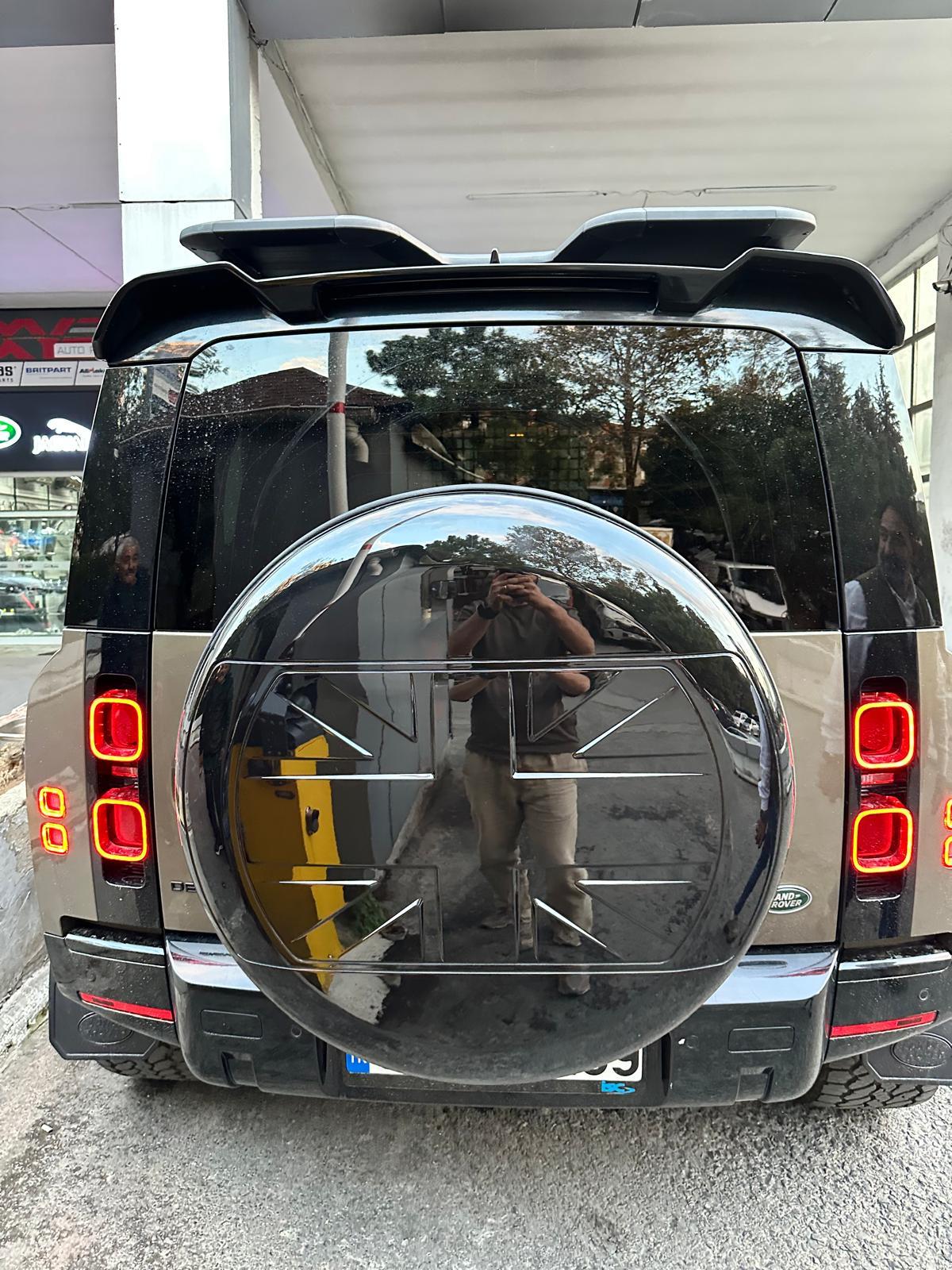 NEW DEFENDER STEPNE KILIFI BAYRAK DESENLİ SİYAH PARLAK VPLEW0143