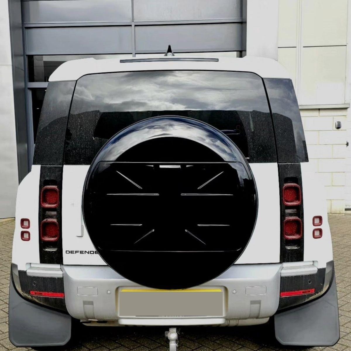 NEW DEFENDER STEPNE KILIFI BAYRAK DESENLİ SİYAH PARLAK VPLEW0143