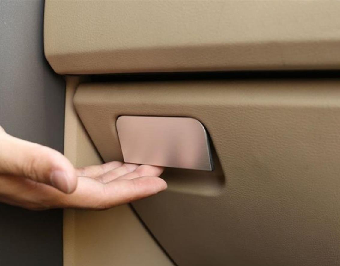 RANGE ROVER SPORT - DISCOVERY 3 TORPİDO KAPAĞI AÇMA KOLU KAPLAMA