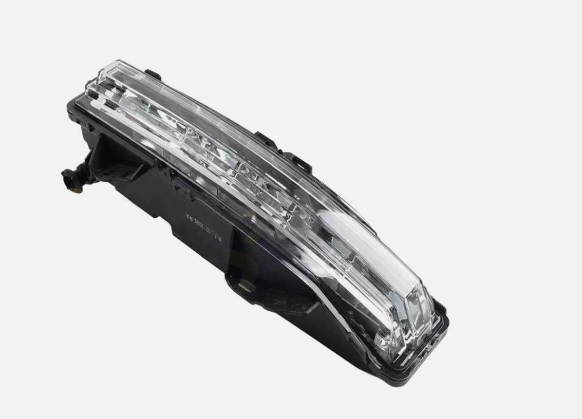 SİS LAMBASI ÖN SAĞ RANGE ROVER VOGUE L460 2022-2025 LR152161