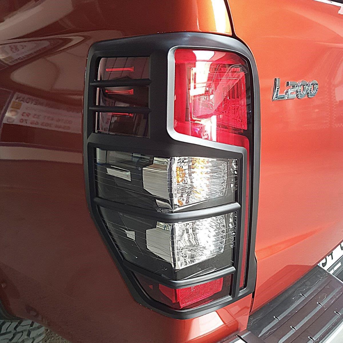 STOP ÇERÇEVE SETİ SİYAH ABS PLASTİK MITSUBISHI L200 