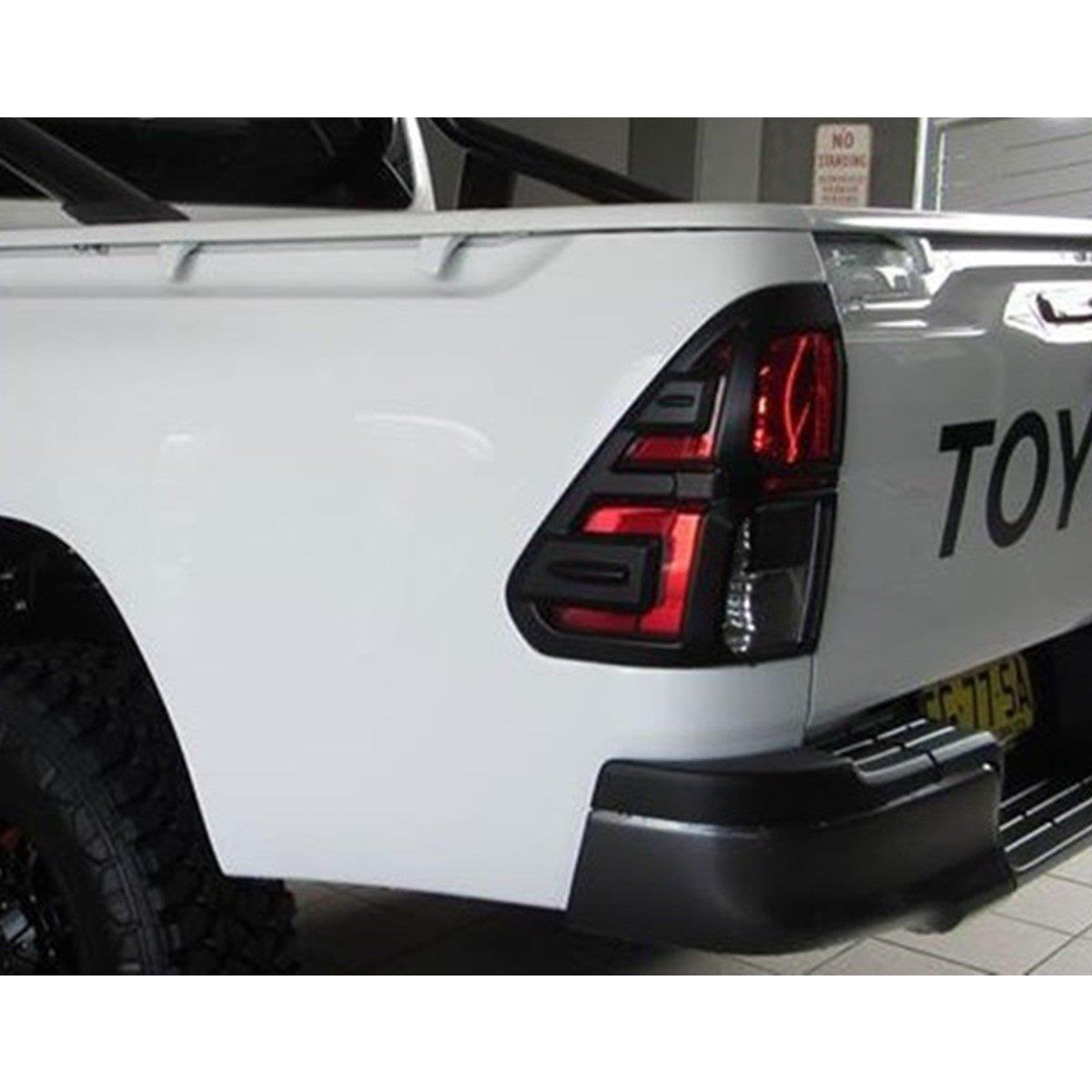 STOP ÇERÇEVE SETİ SİYAH TOYOTA HILUX REVO 2015-2019 