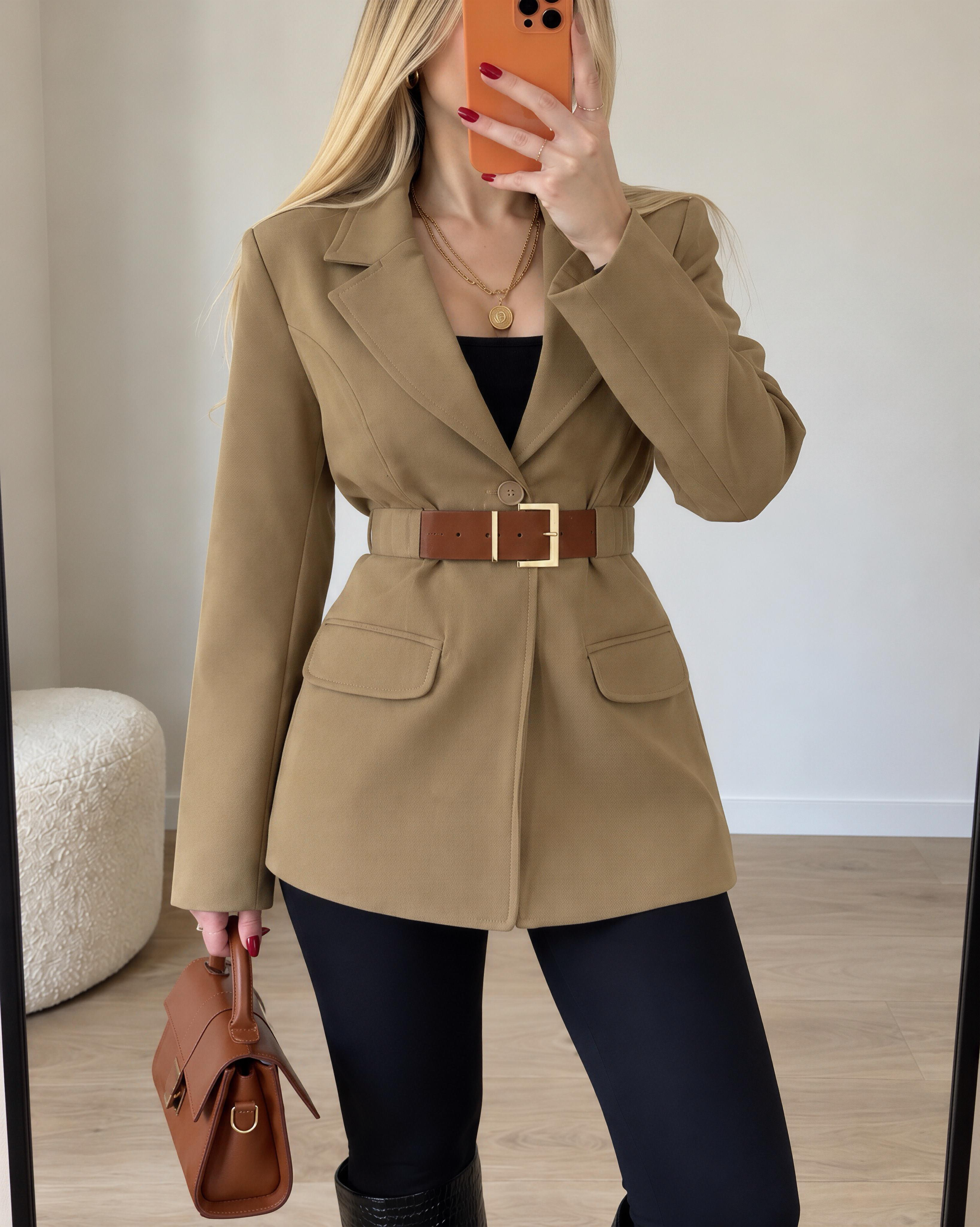 Kemer Detaylı İçi Astarlı Tasarım Blazer Ceket