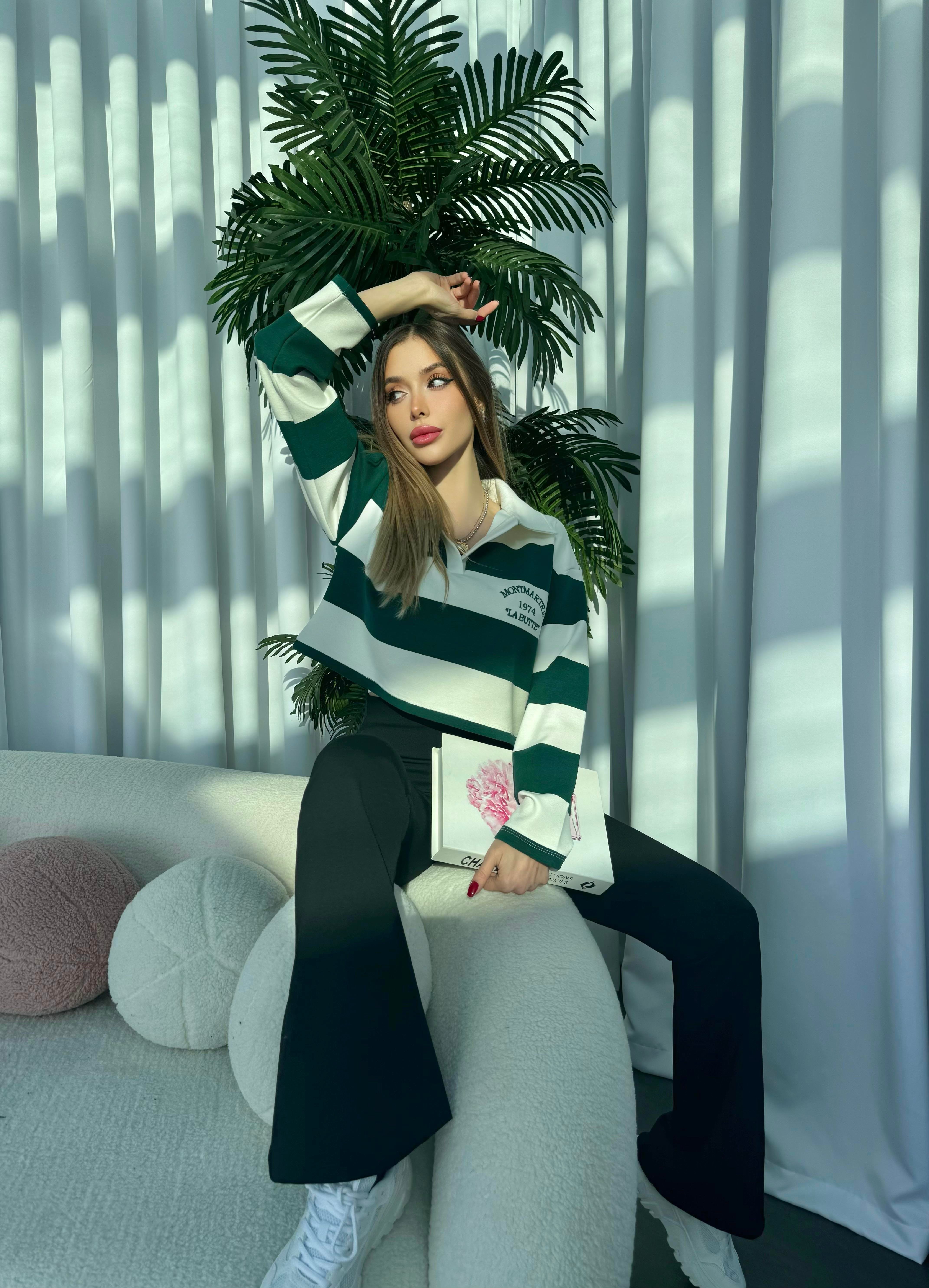 Polo Yaka İşlemeli Çizgili Yarım Sweatshirt