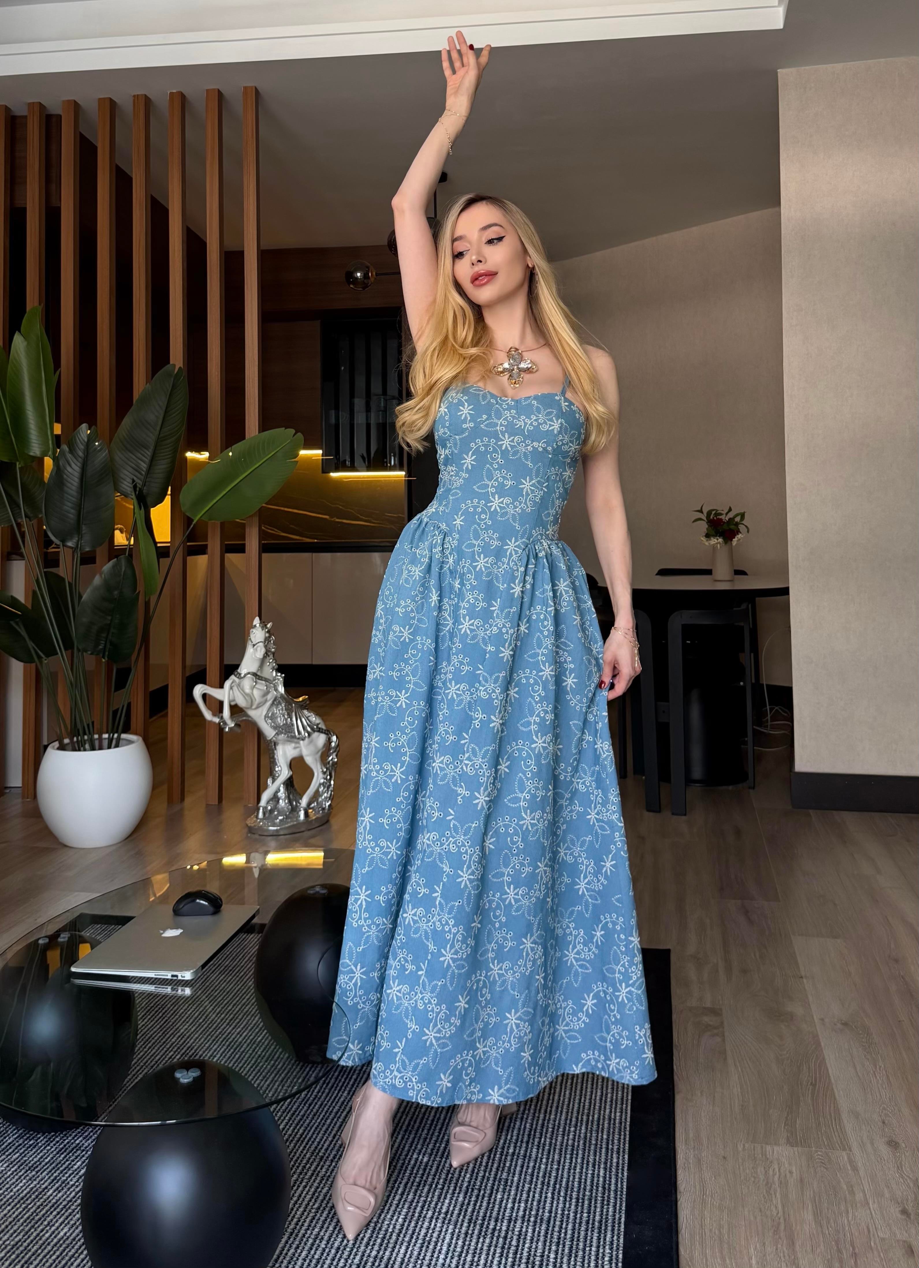 Princess Sky Nakışlı İşlemeli Elbise