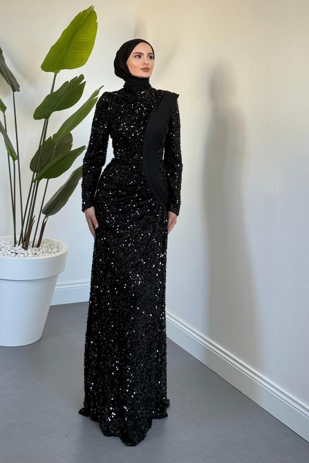  Felina Önden Drape Balık Abiye Siyah