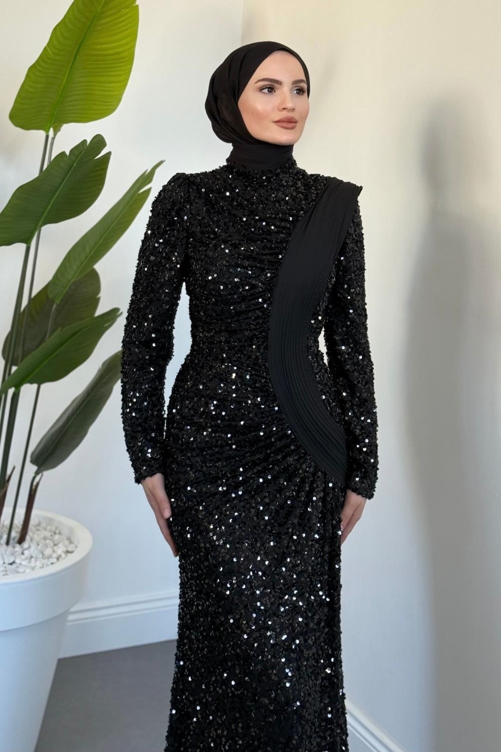  Felina Önden Drape Balık Abiye Siyah