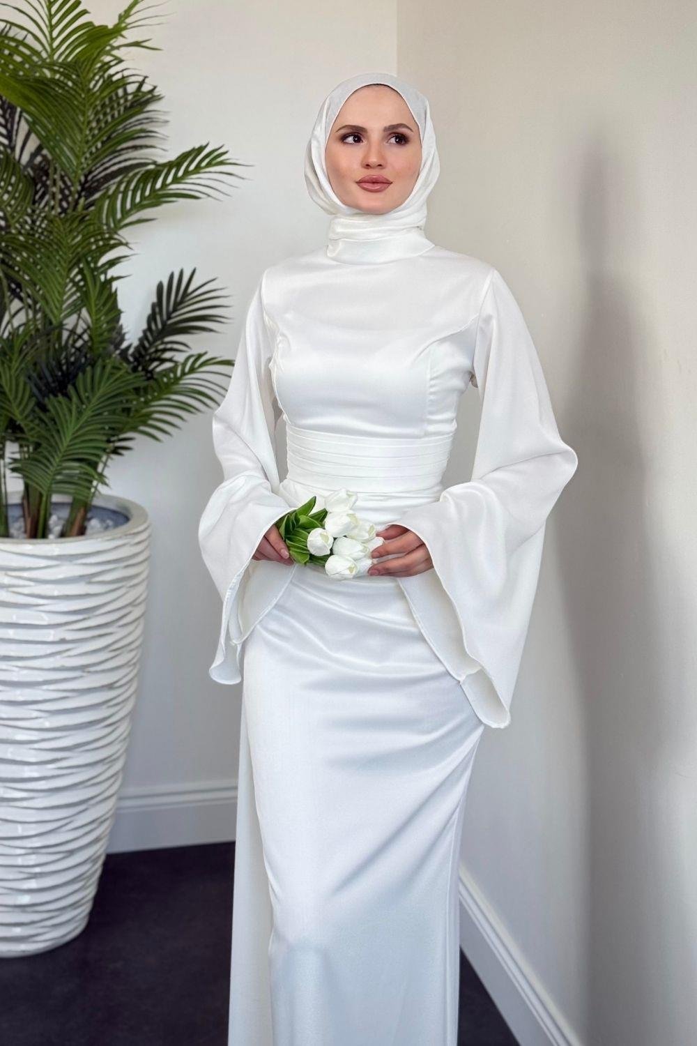 Arabella Pelerinli Saten Balık Abiye Beyaz