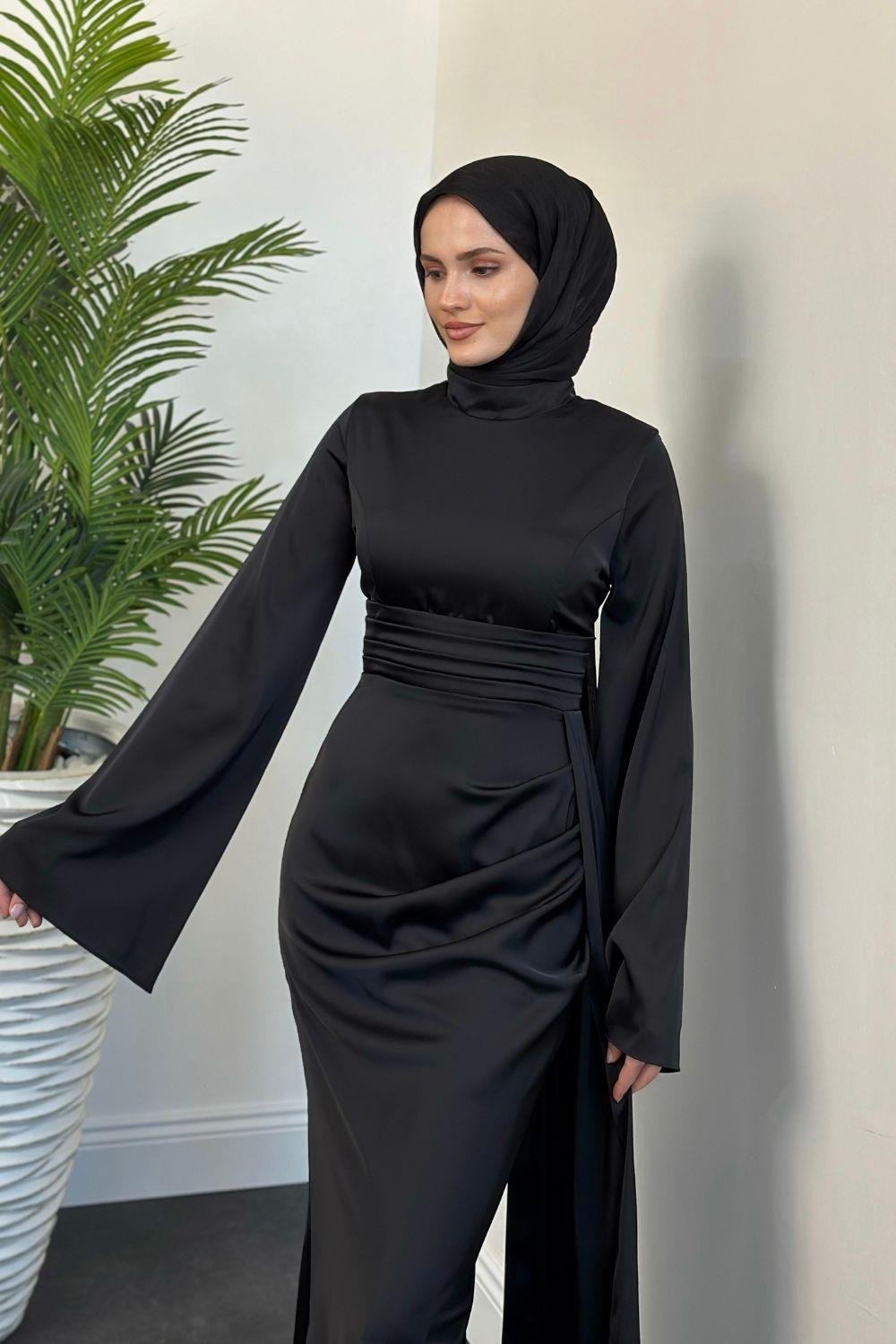 Arabella Pelerinli Saten Balık Abiye Siyah