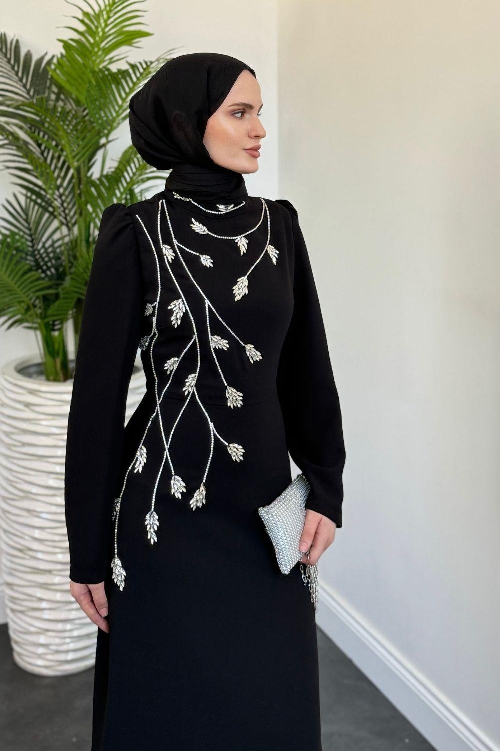 Arinya Yandan Taşlı Kuyruklu Abiye Siyah