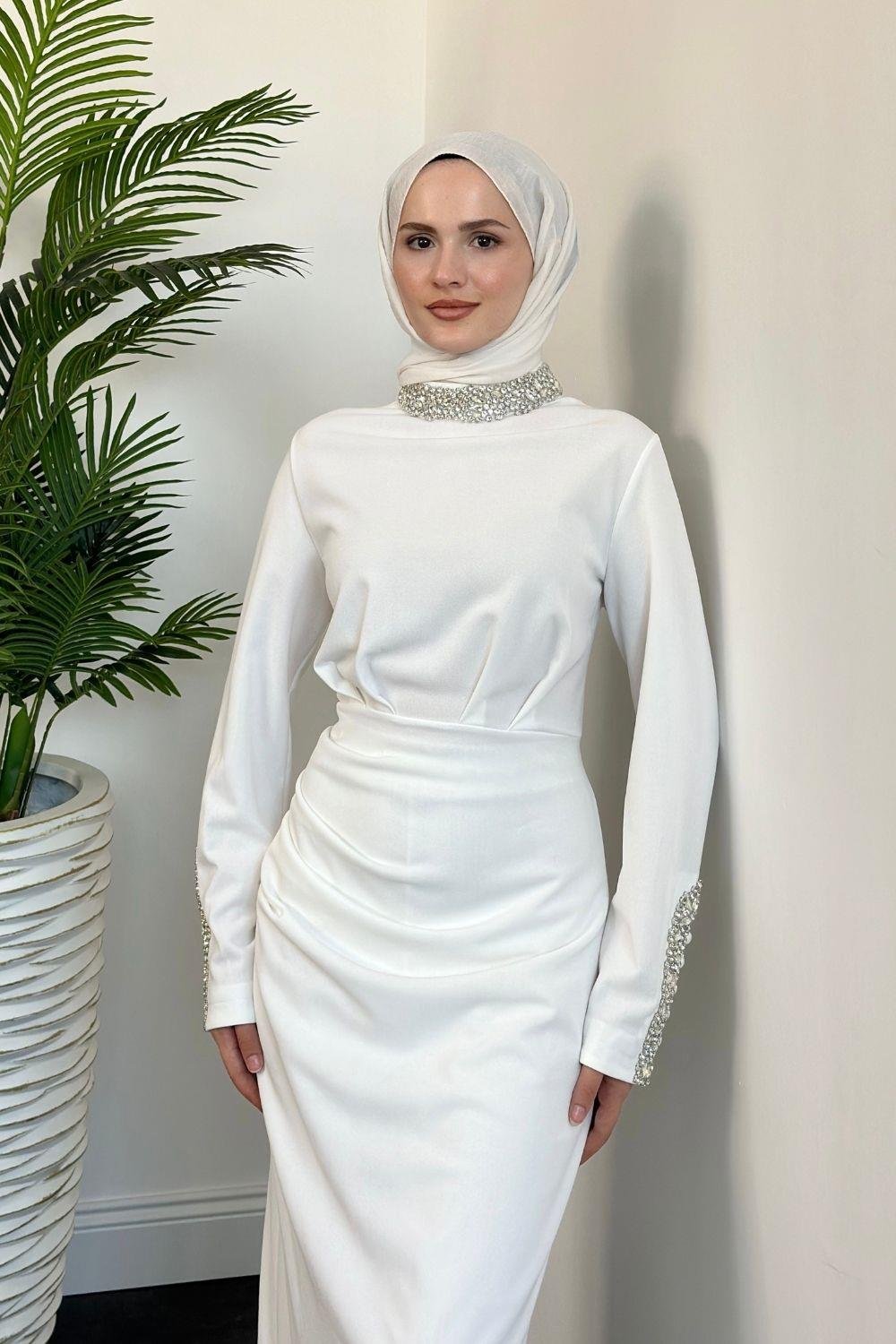 Belary Kolu Ve Boynu Taşlı Abiye Beyaz