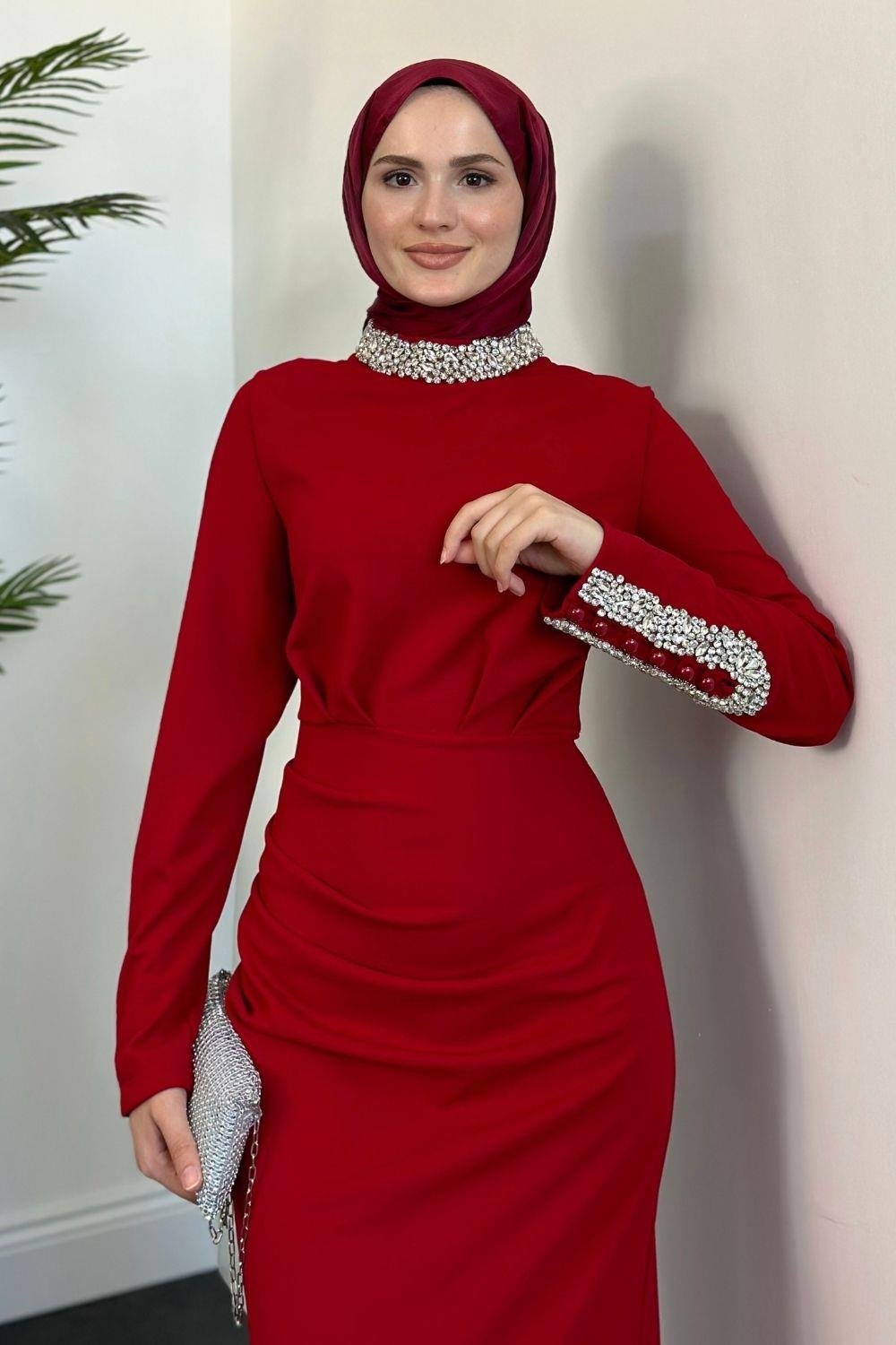 Belary Kolu Ve Boynu Taşlı Abiye Kırmızı