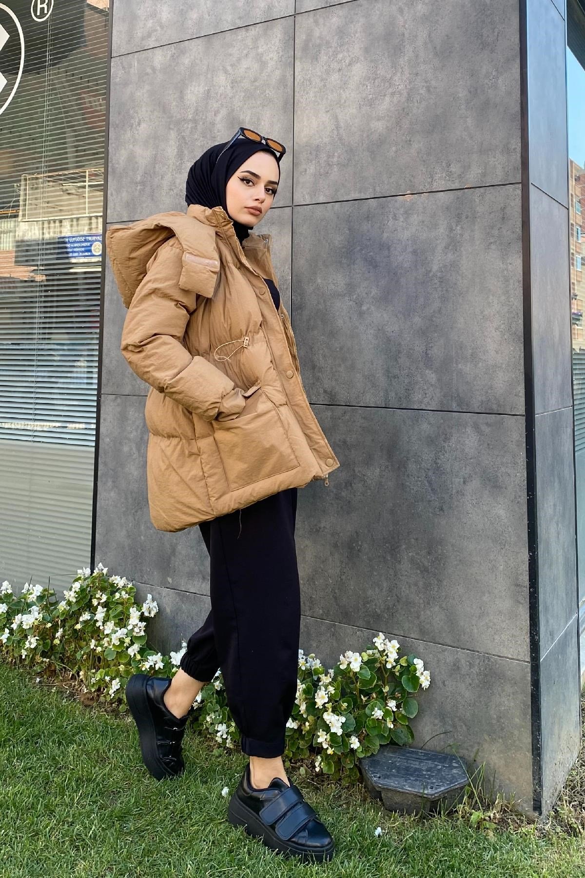 Beli Büzgülü Mont Sütlü Kahve