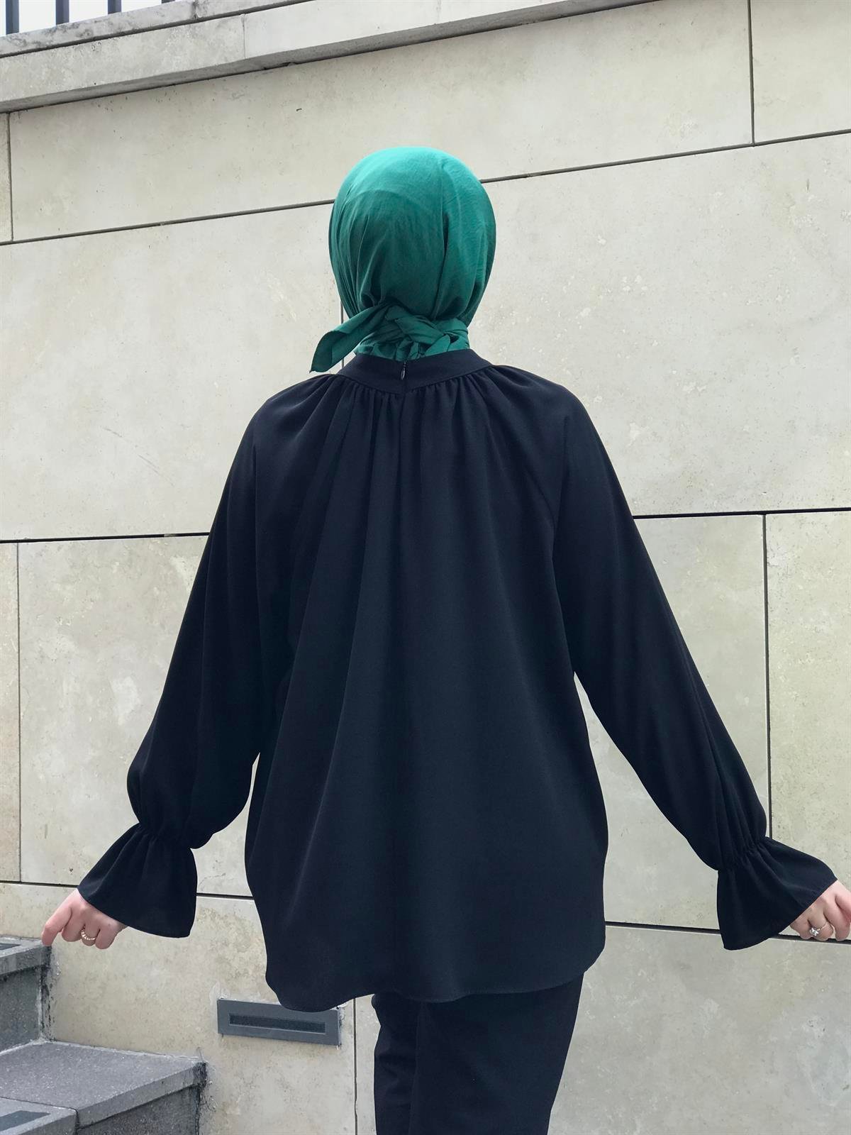 Bilekleri Detaylı Fermuarlı Tunik Siyah