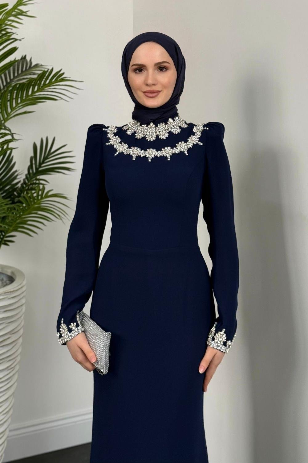 Bloom Kolu Ve Boynu Taşlı Abiye Lacivert