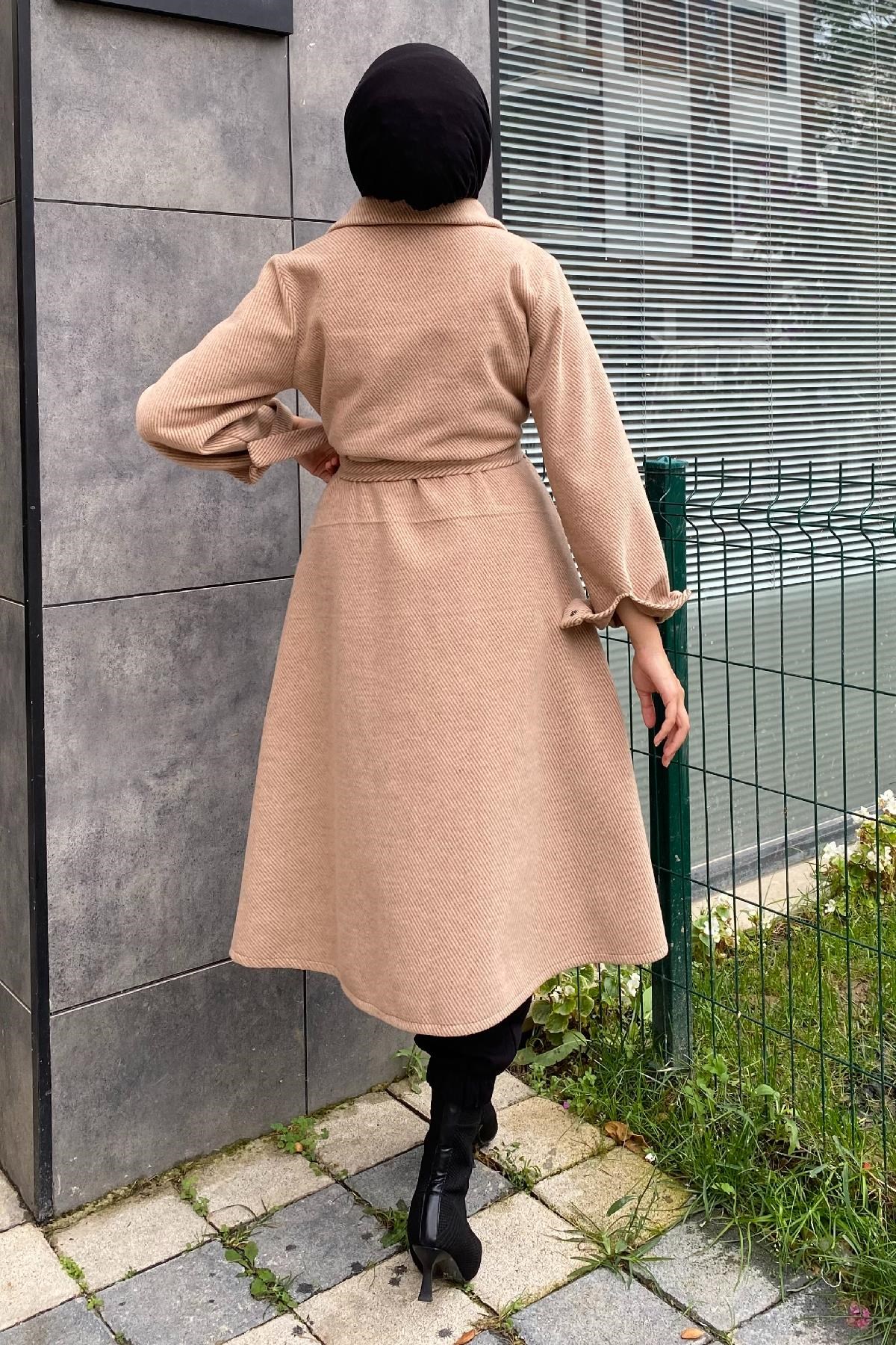 Çizgili Boydan Çıtçıtlı Kaşe Kaban SütlüKahve