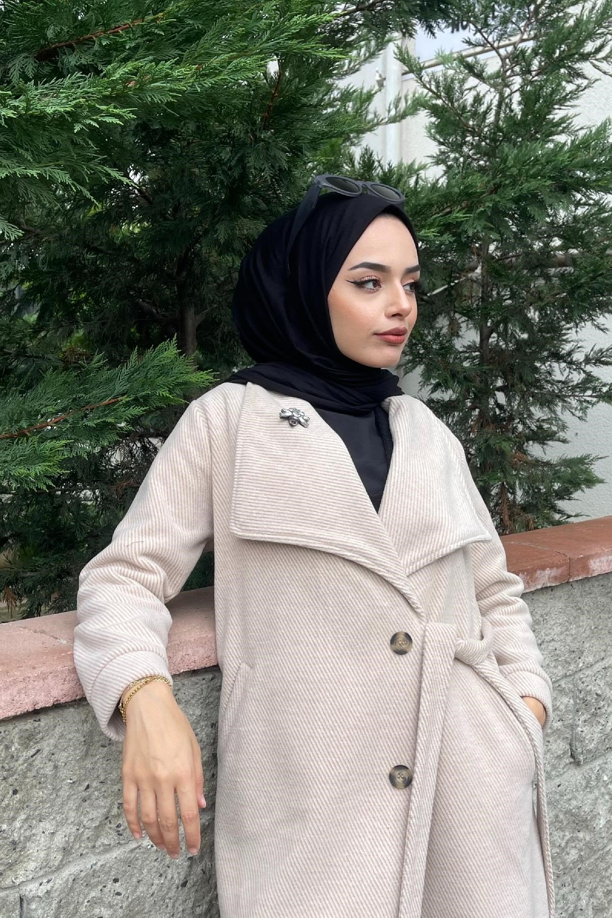 Çizgili Bronşlu Kaşe Kaban Bej