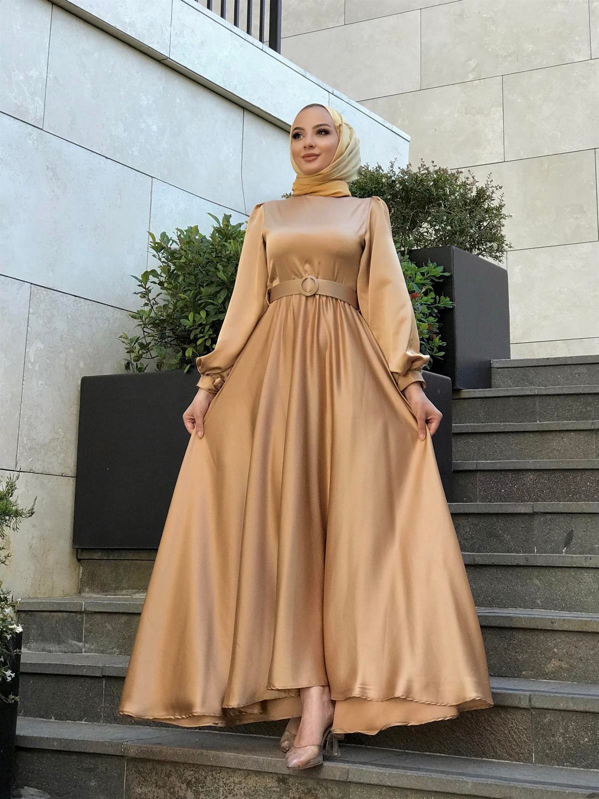 Clara Abiye Gold