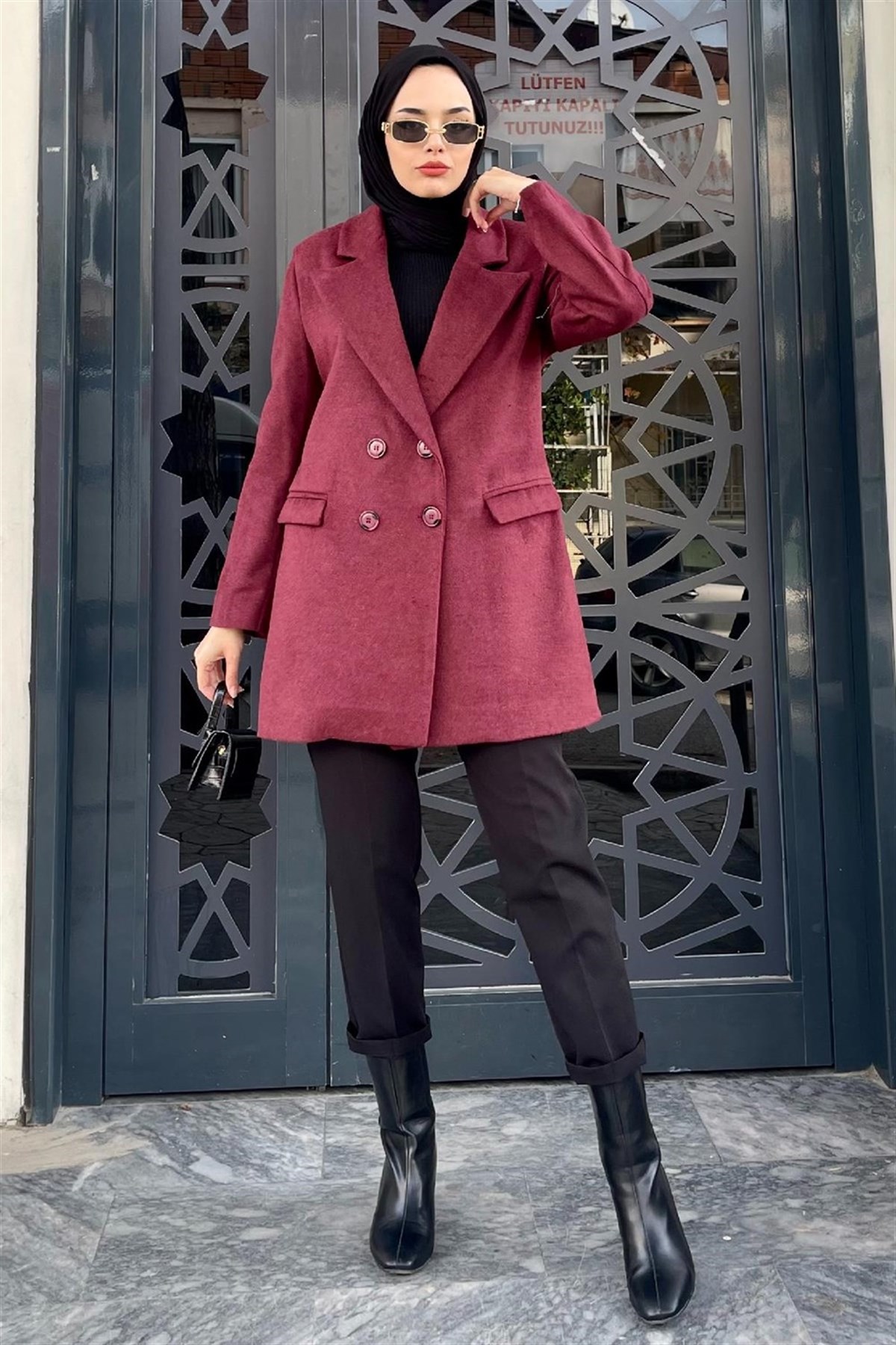 Dört Düğmeli Kaşe Kaban Bordo