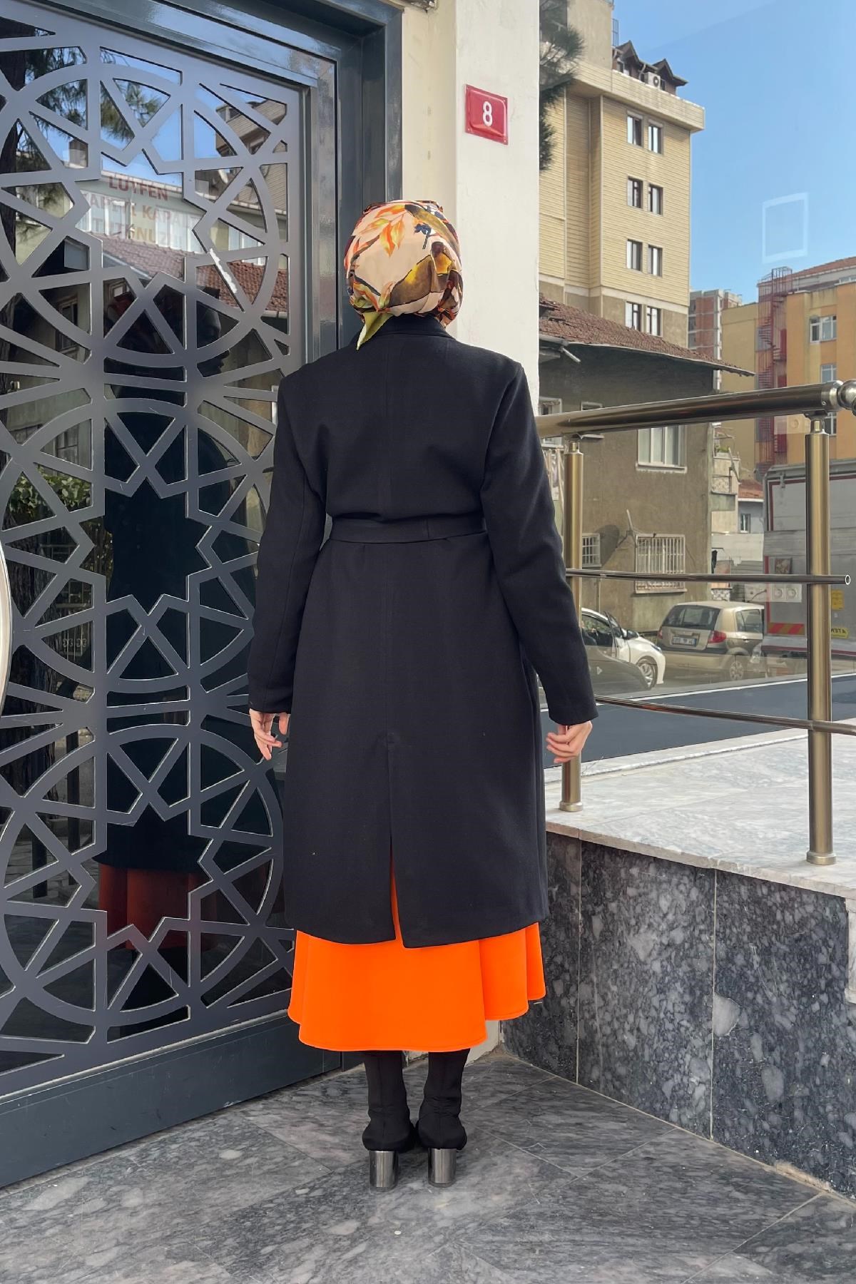 Düğmeli Astarlı Kaban Siyah