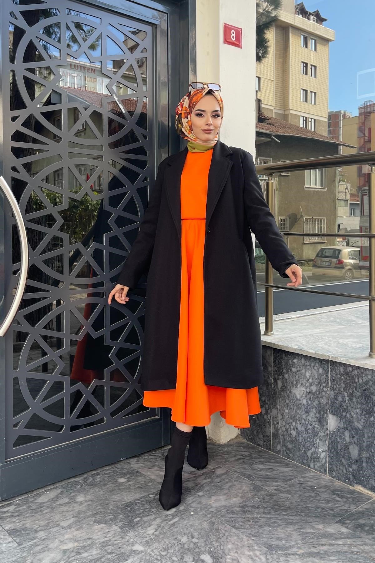 Düğmeli Astarlı Kaban Siyah