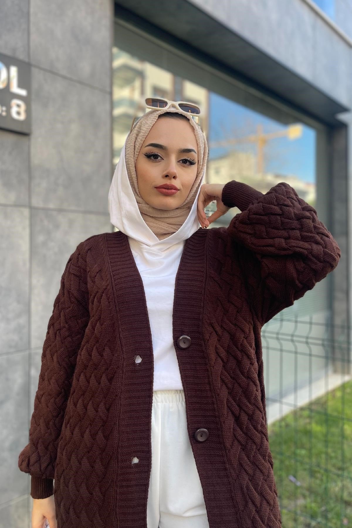 Düğmeli Kalın Hırka Kahverengi