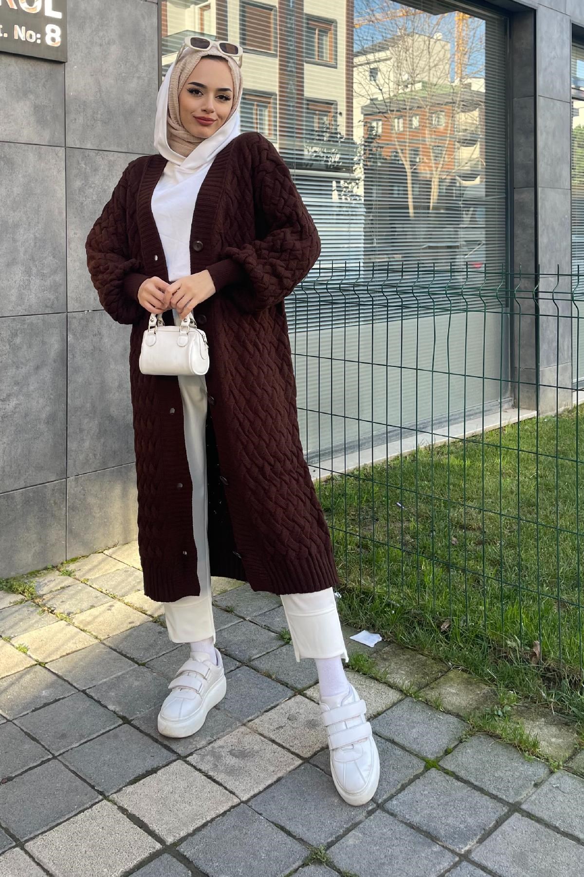 Düğmeli Kalın Hırka Kahverengi