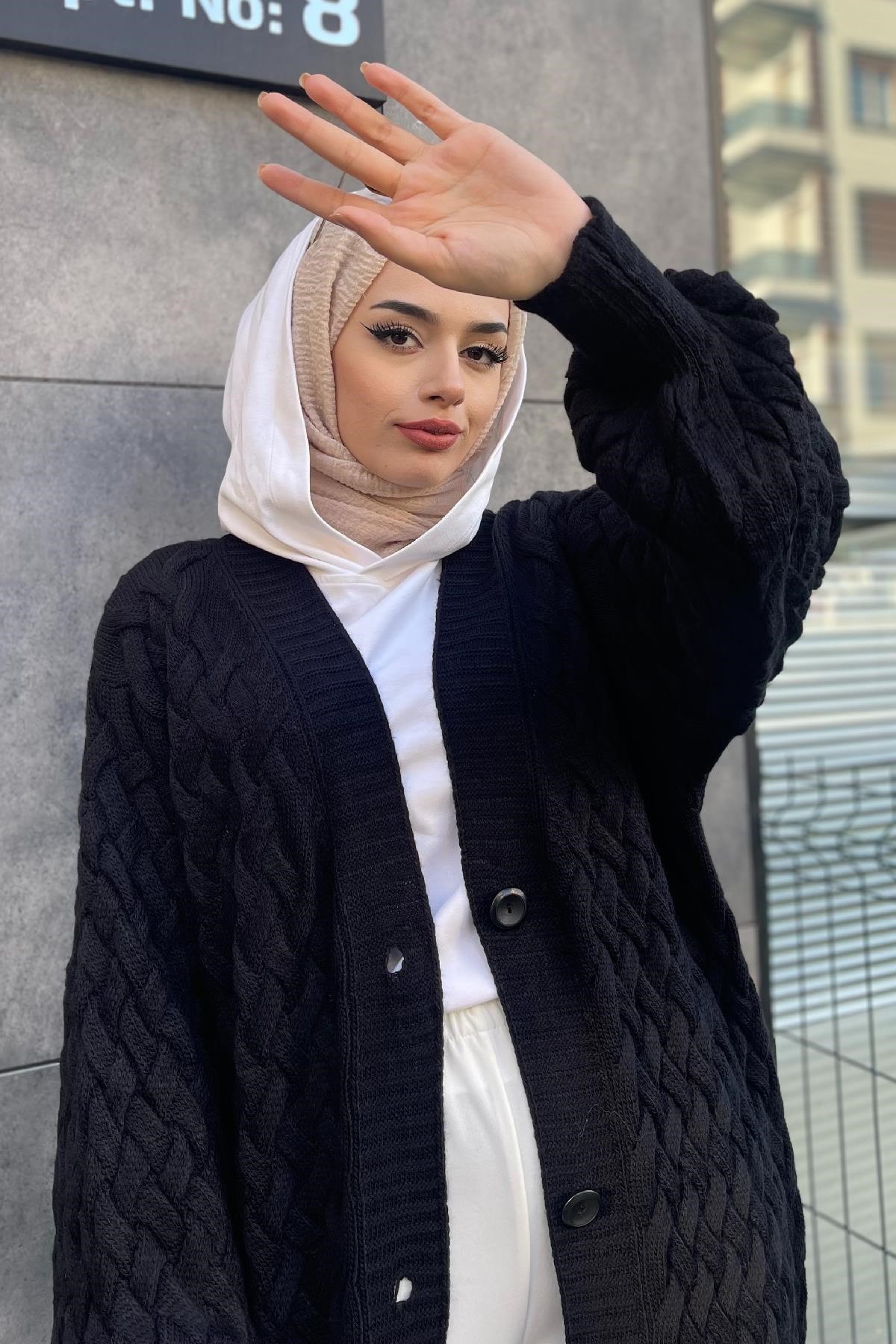 Düğmeli Kalın Hırka Siyah