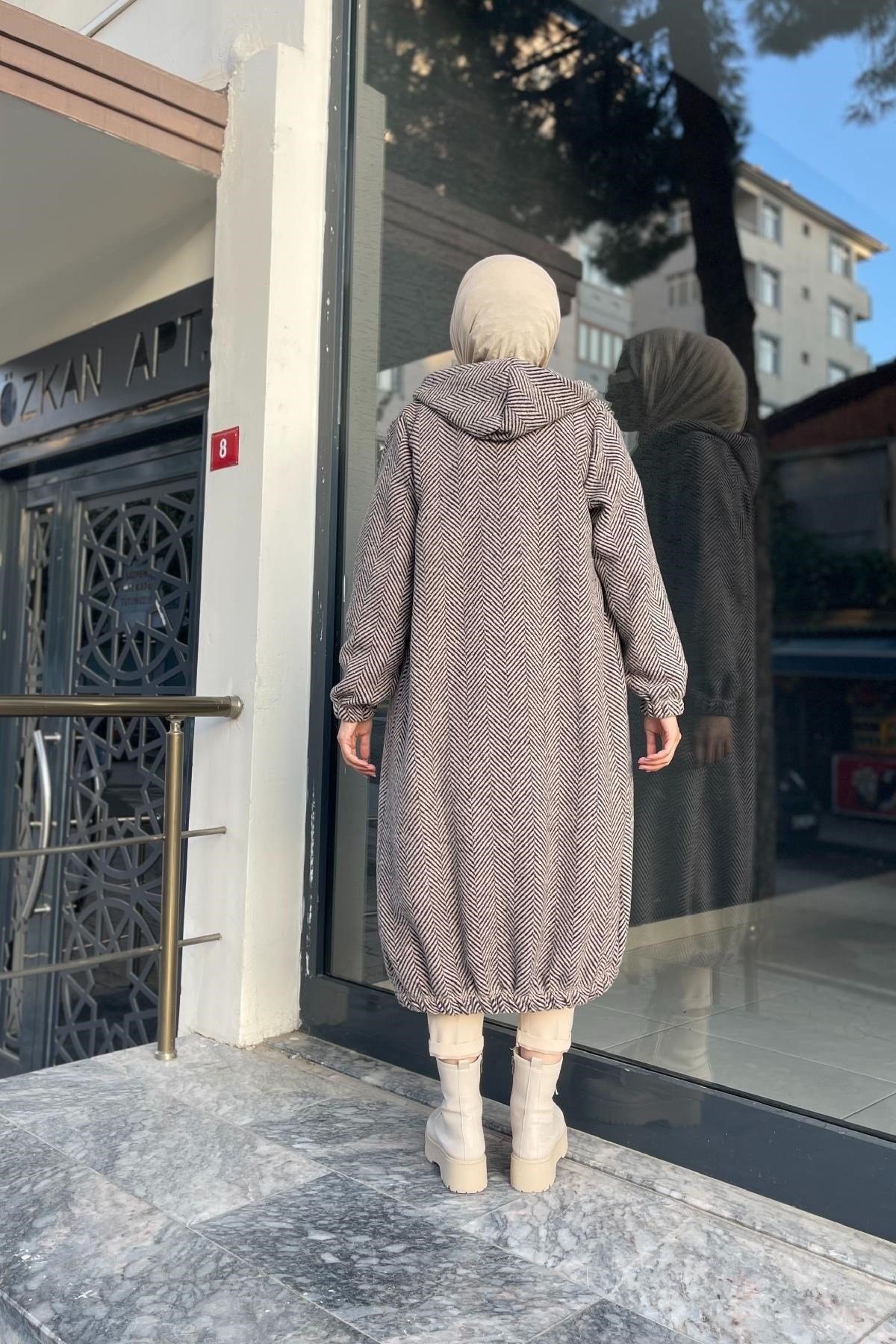 Düğmeli Kapşonlu Kap SütlüKahve