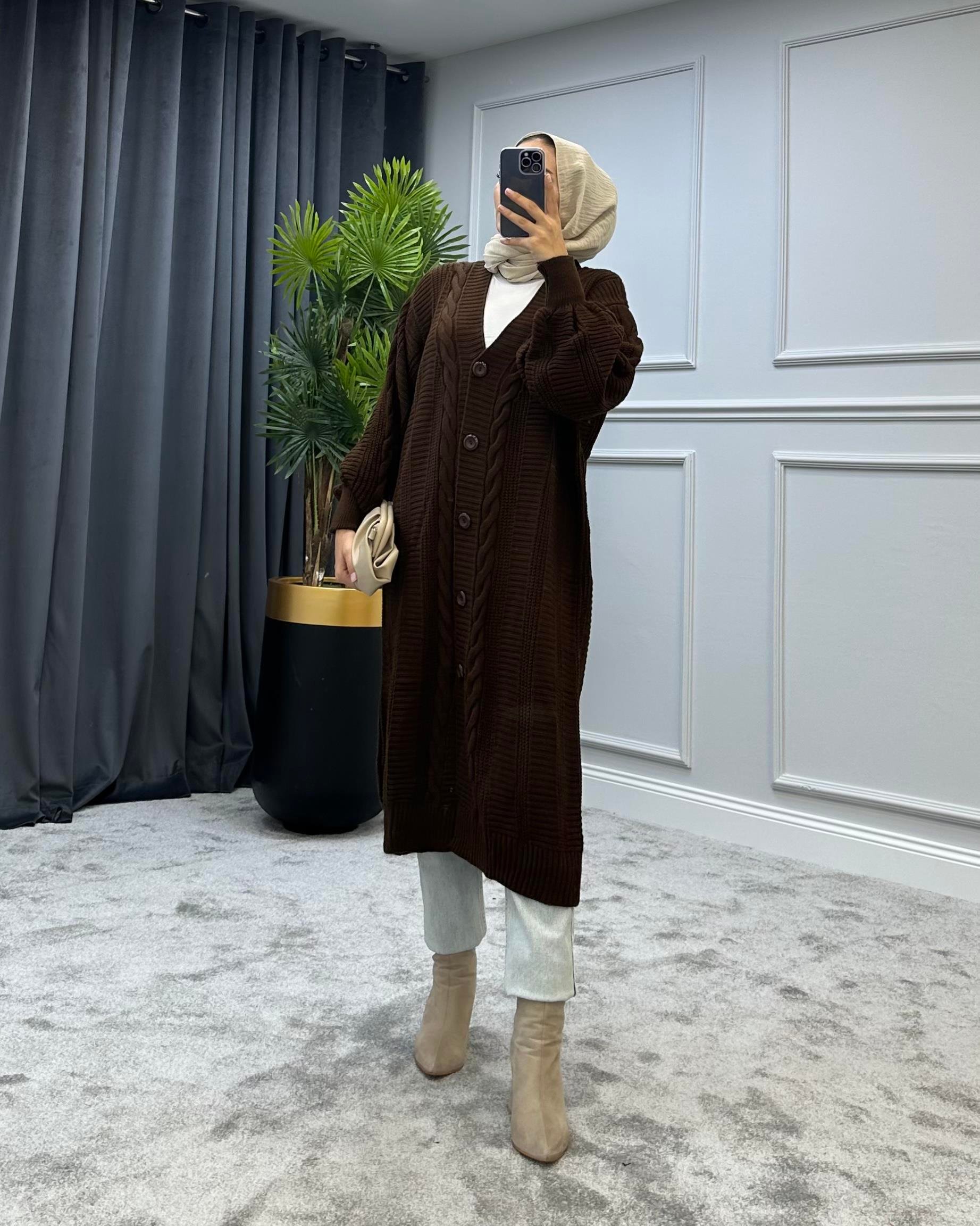 Düğmeli Salaş Hırka Kahverengi