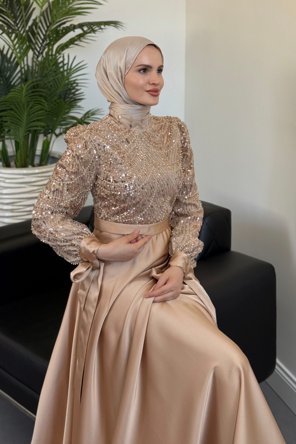 Elena Üstü Payetli Saten Abiye Gold